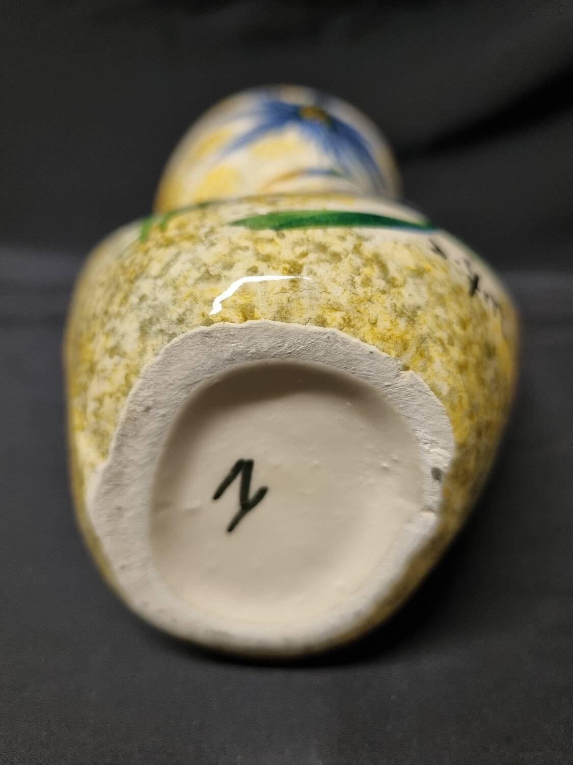 Vase J. Yell blue thistles