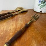 Couverts de service authentiques en laiton et bois
