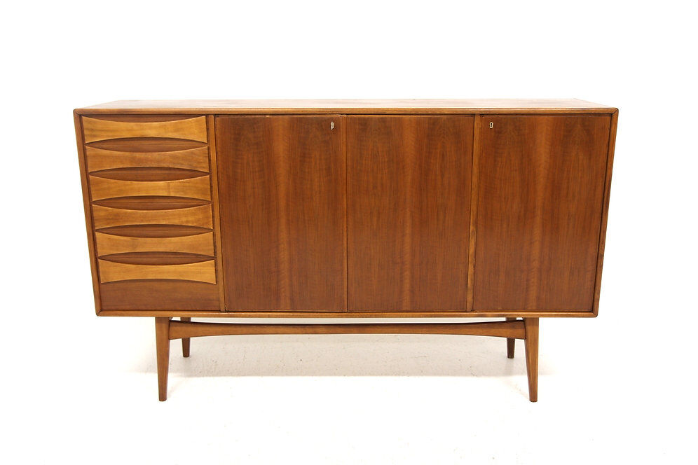 Enfilade scandinave en noyer, Möbelfabrik Linen, Horda, Suède, 1960