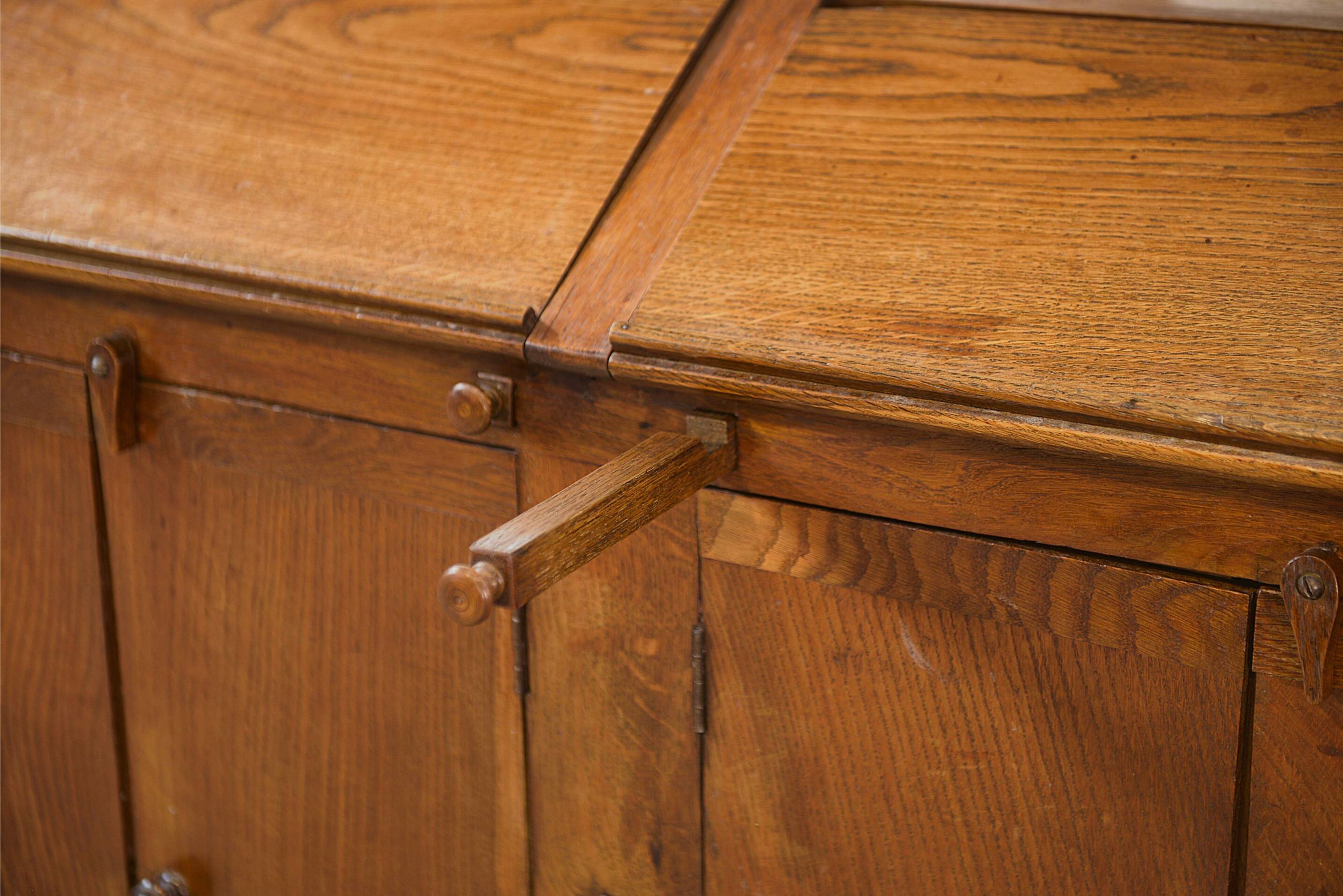 Grocer's counter / workshop furniture in solid oak from the 1920s