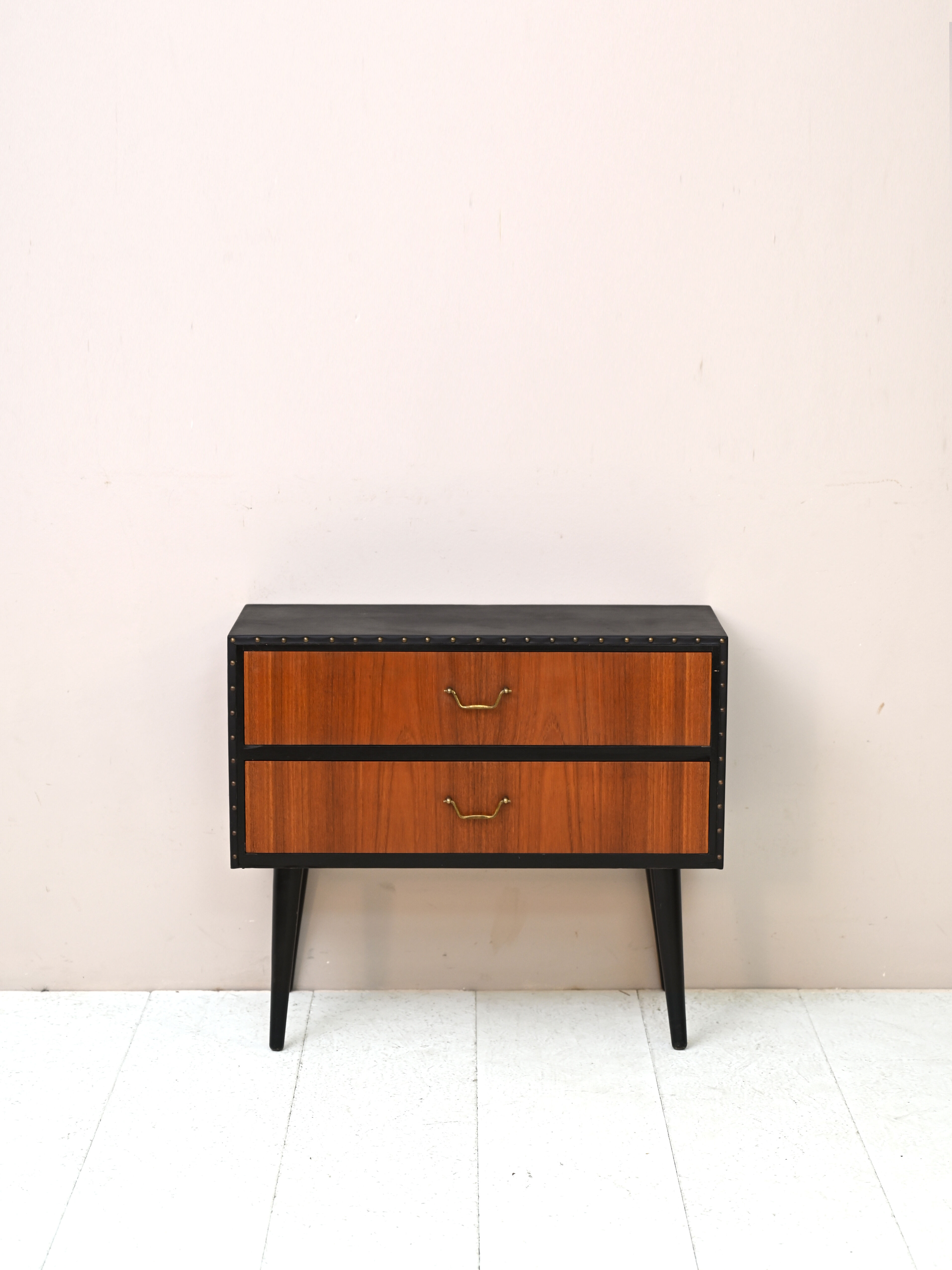 Vintage chest of drawers