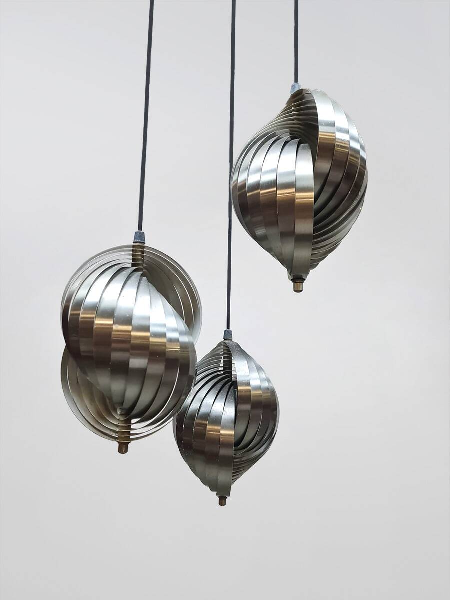 twirling pendant lamp