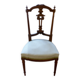Chaise tapissee en bois sulpte moulure