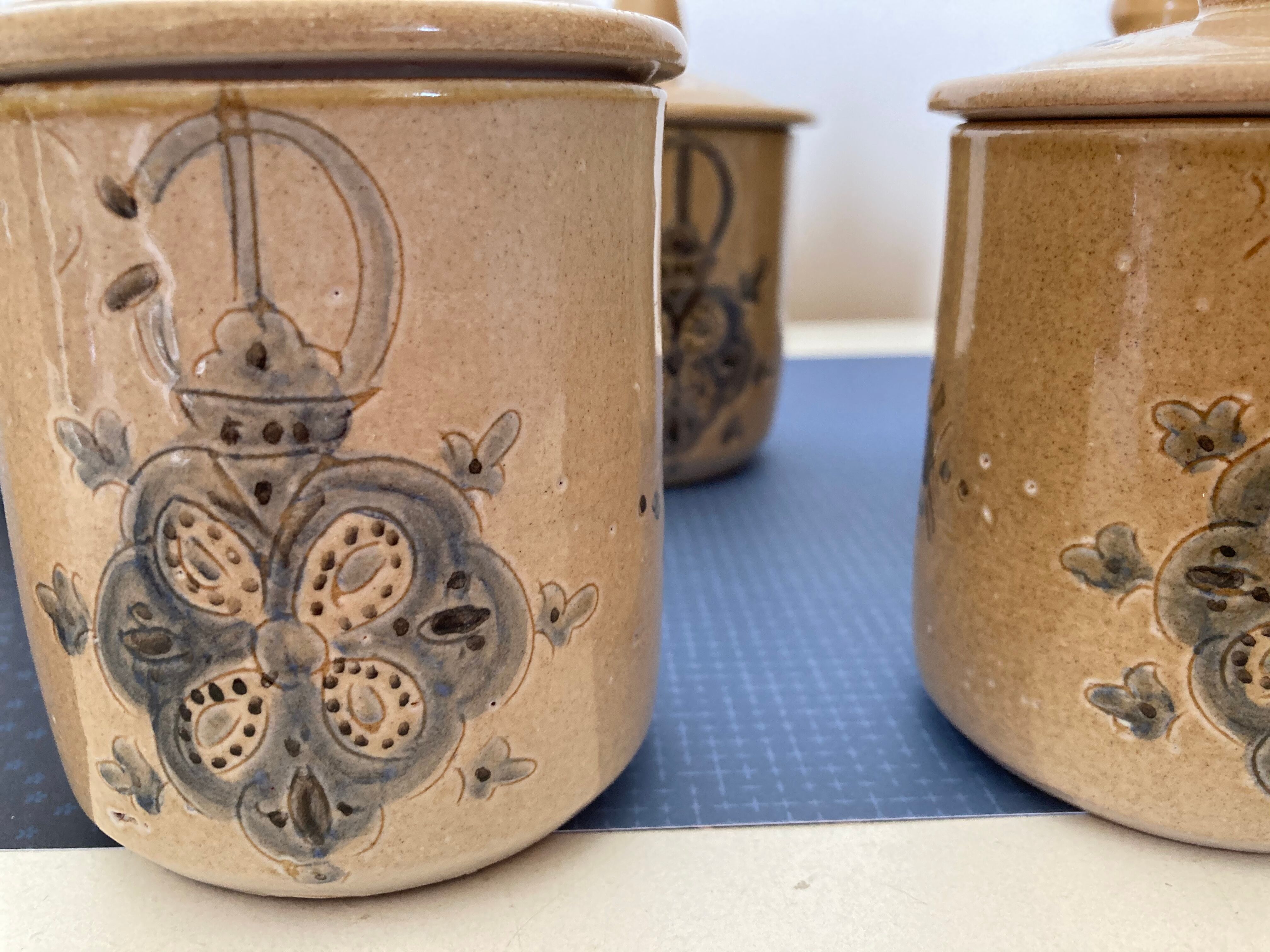 Lot of 6 enamelled terracotta pots - Moroccan pottery