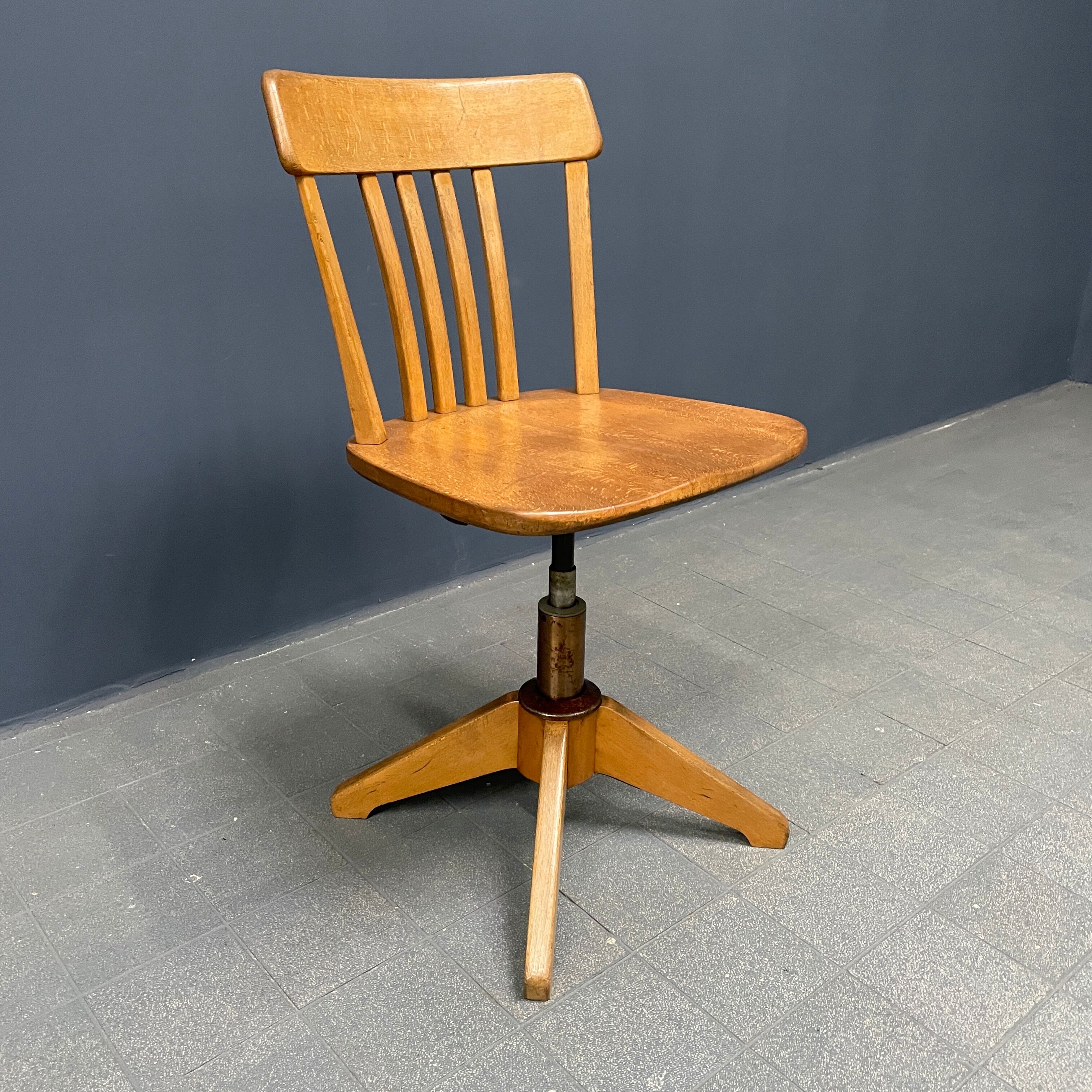 Beechwood Sedus desk chair from the 1950s.