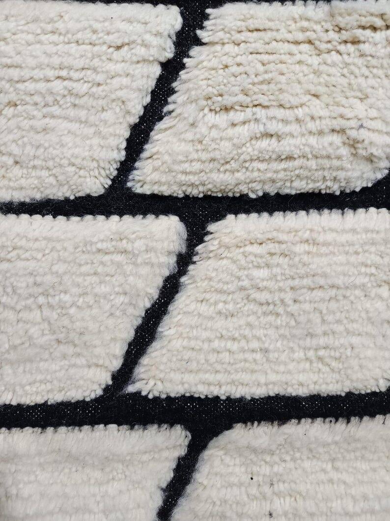 Handmade pure wool rug, traditional size 100 x 200 cm.