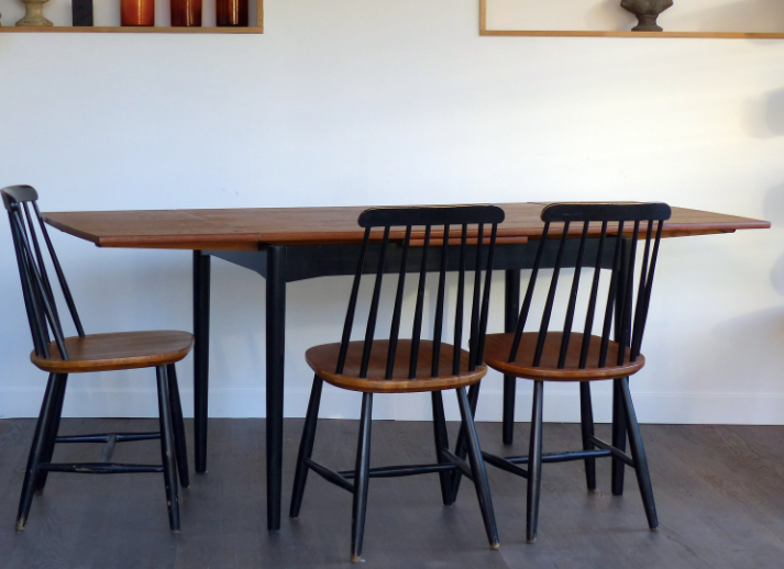 Table de salle à manger scandinave