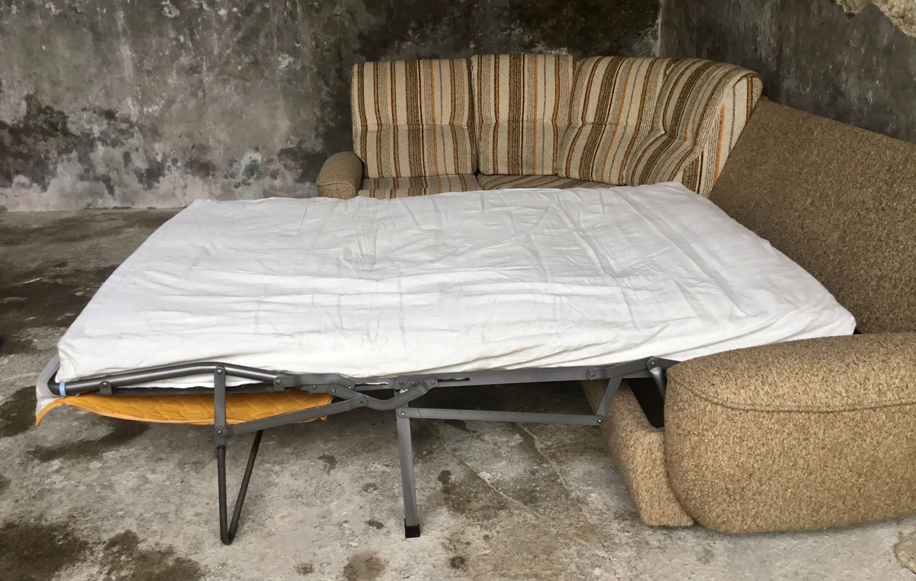 Corner sofa convertible in antique wool brand GMC seats - design 1970