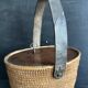 Ancien sac panier en vannerie, bois et cuir, XIXe siècle