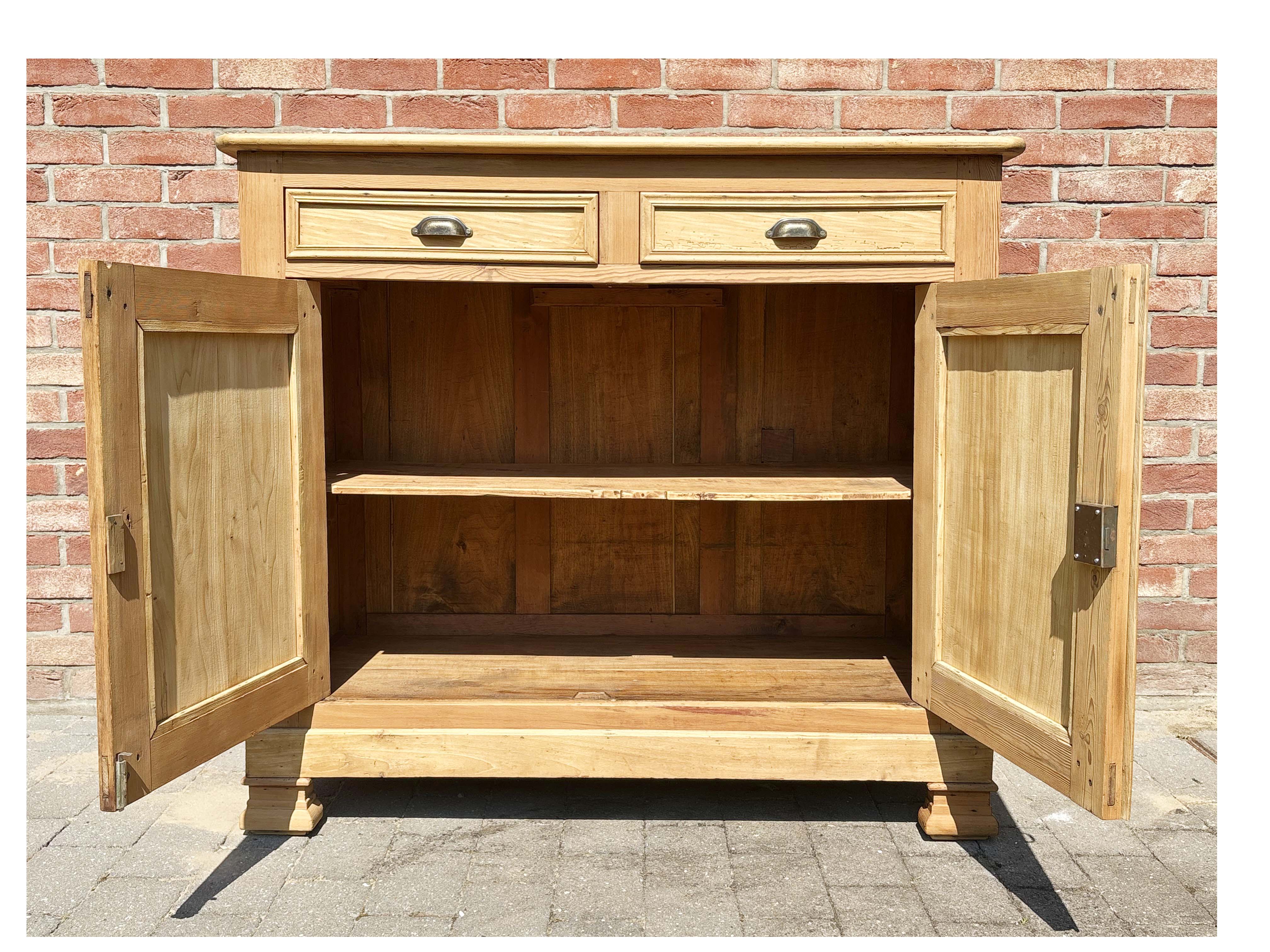 buffet parisien ancien en bois fruitier et pin