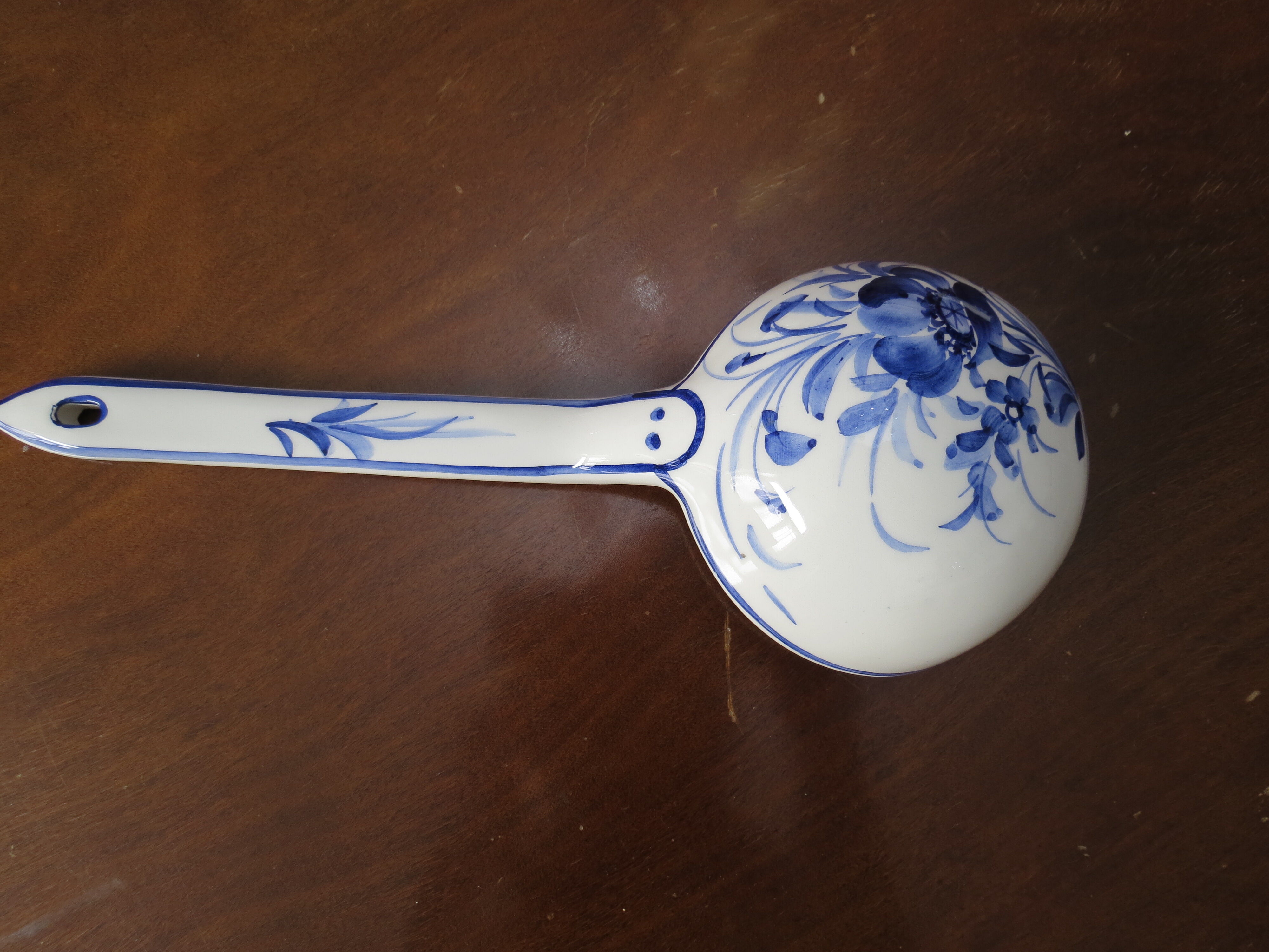 Set of decorative kitchen utensils