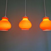 Trio de suspensions vintage en opaline orange, 1960-70