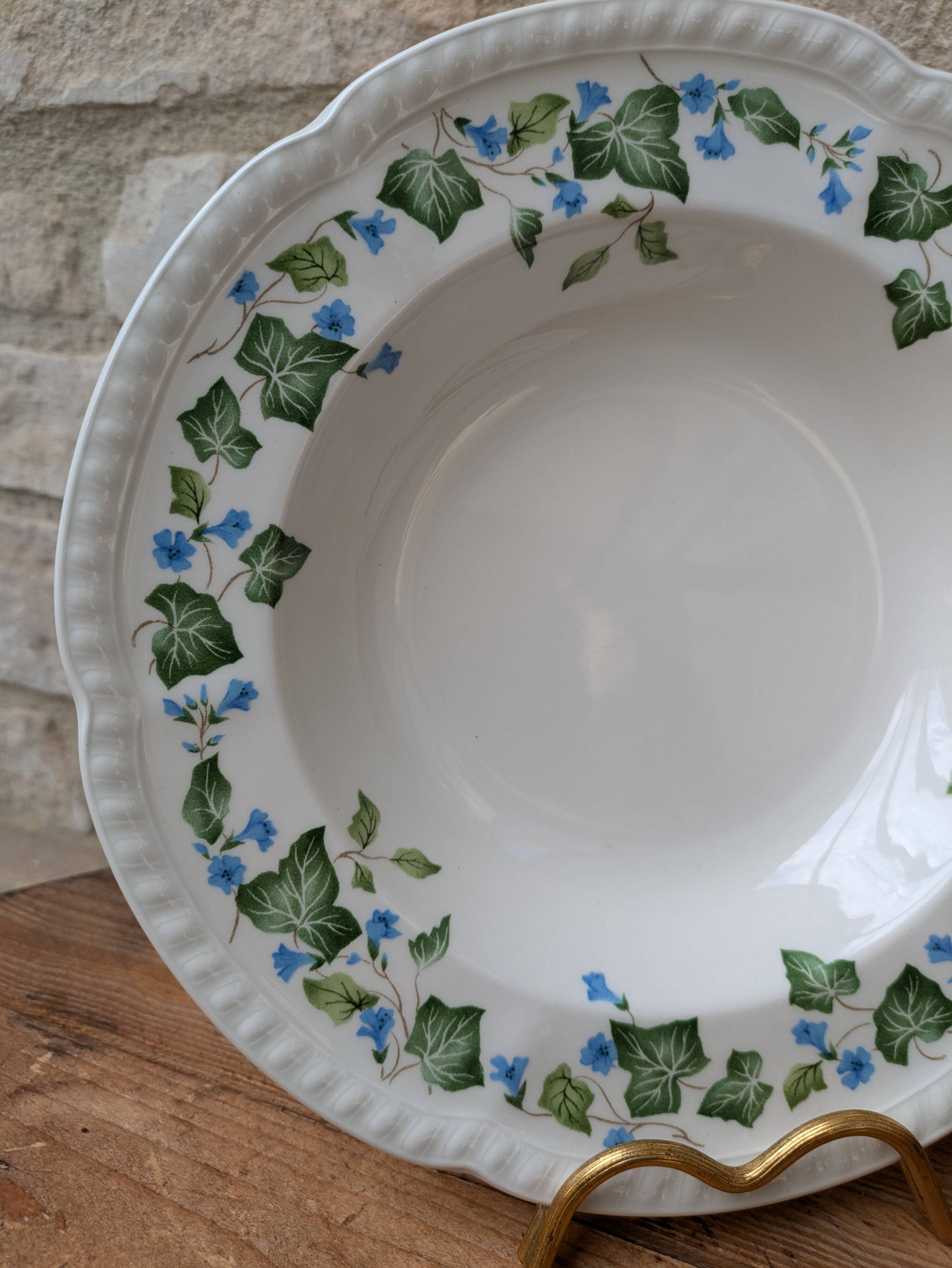Johnson Brothers Set of 6 Ivy Leaf and Flower Blue Dinner Plates