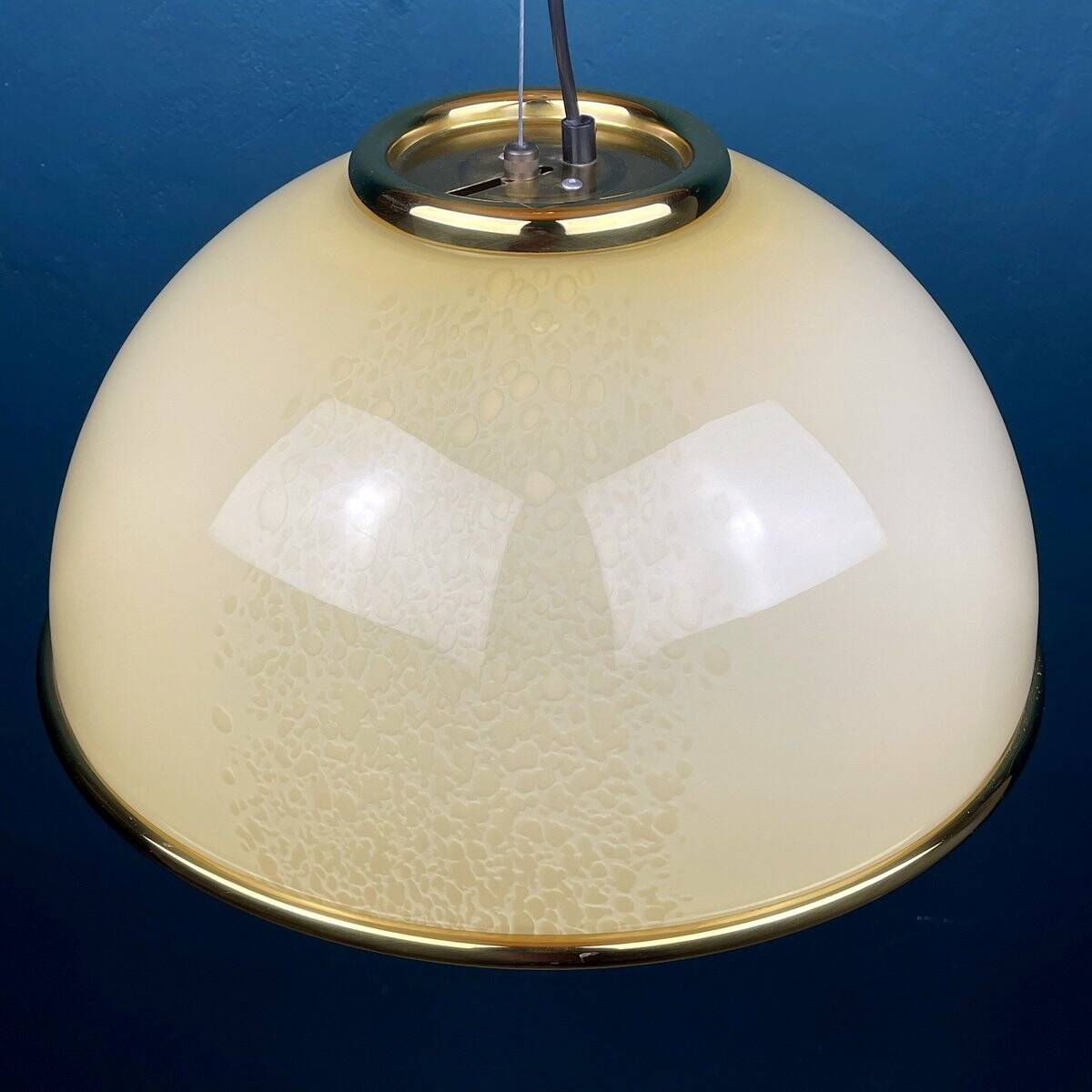 Vintage Murano glass pendant lamp in beige by F. Fabbian, Italy, 1970s.