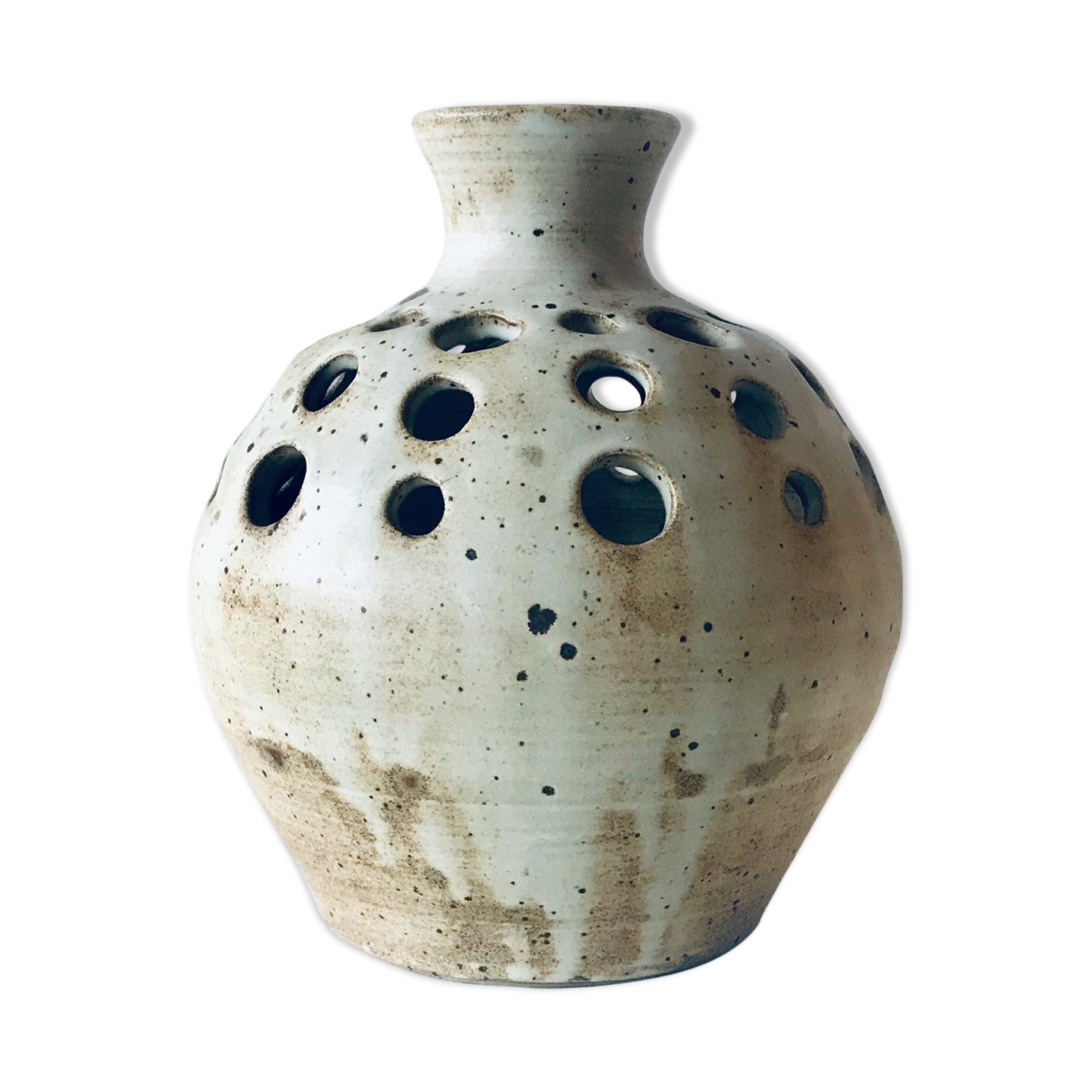 Ceramic vase pique flowers