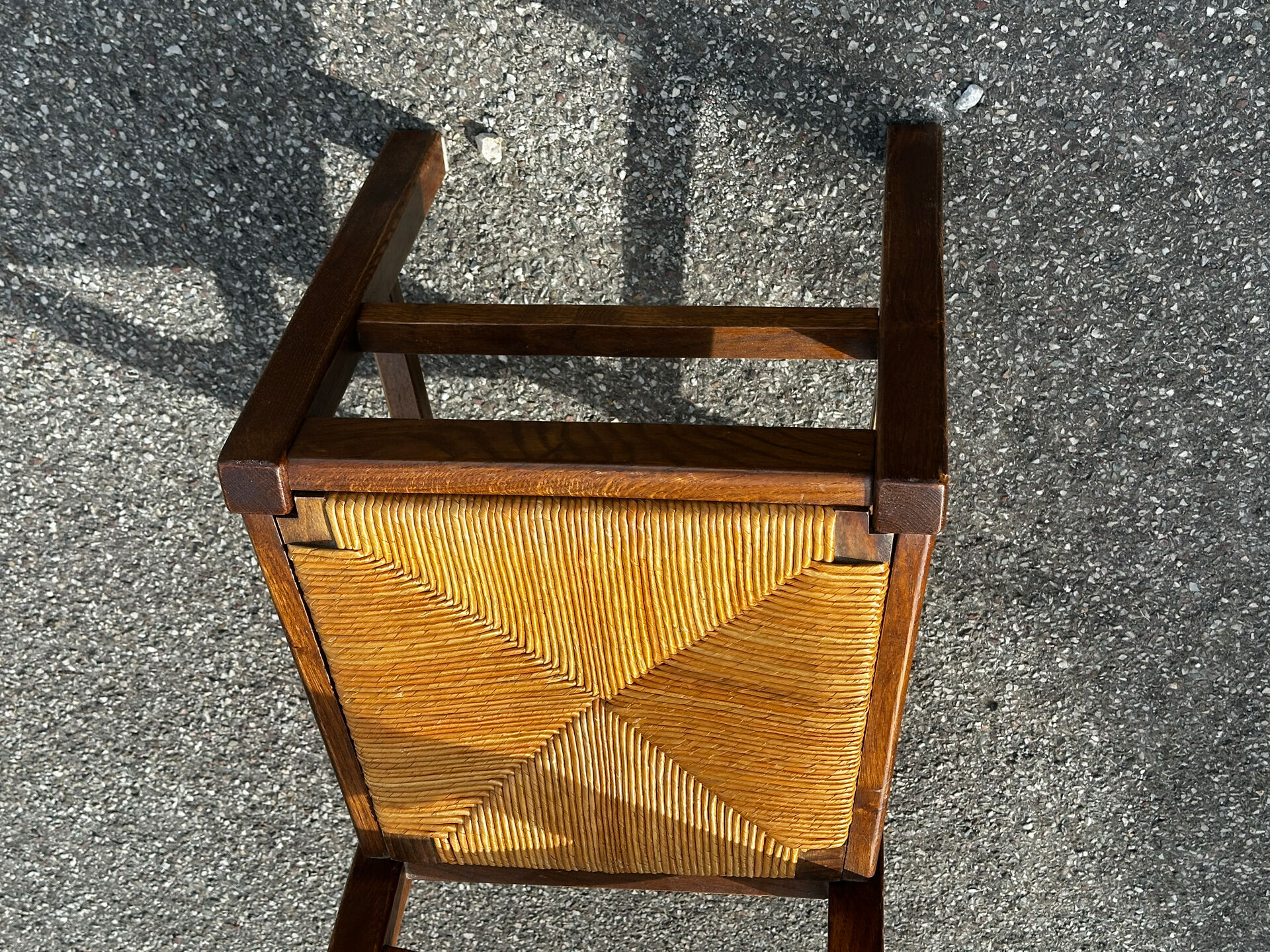 Paire de chaises en chêne et paille – années 50