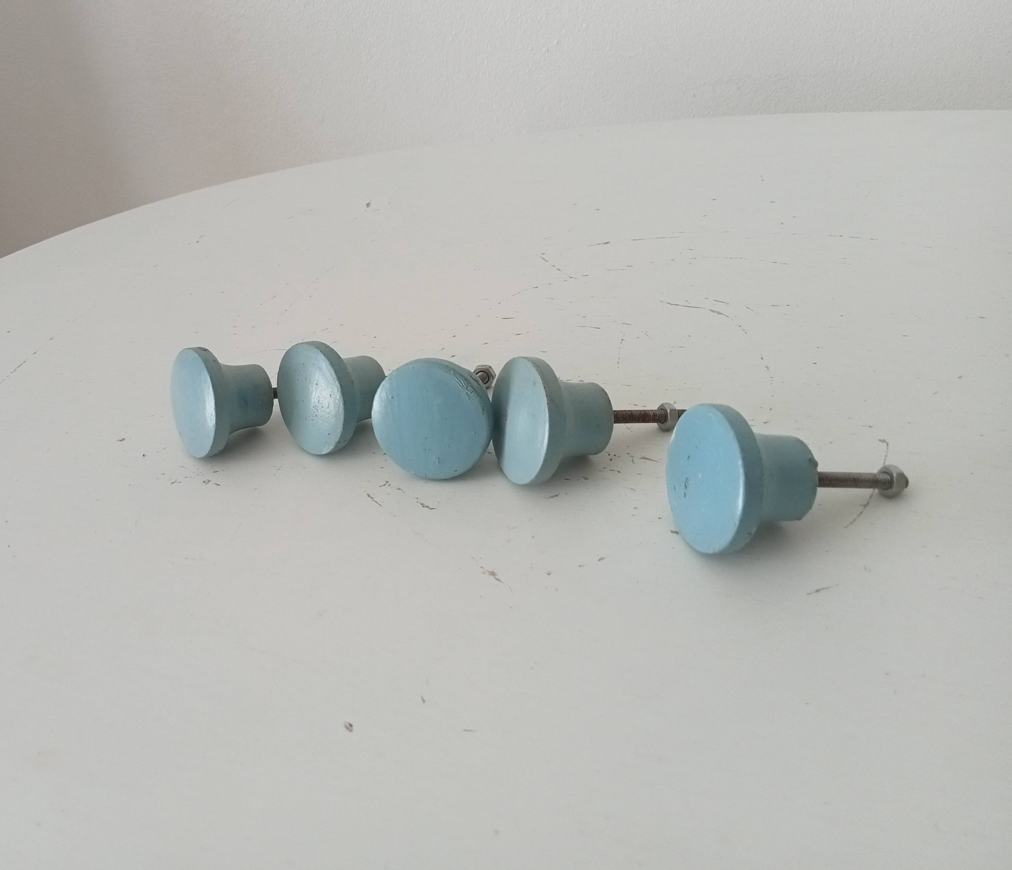 Paire de boutons de meubles vintage en bois