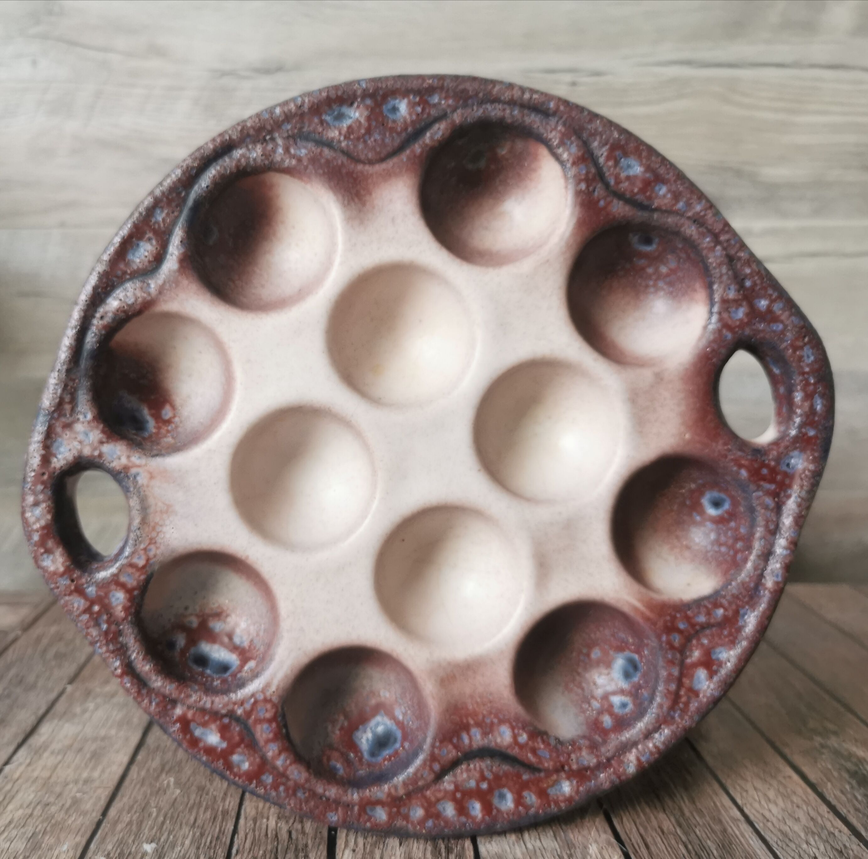 6 glazed ceramic snail plates