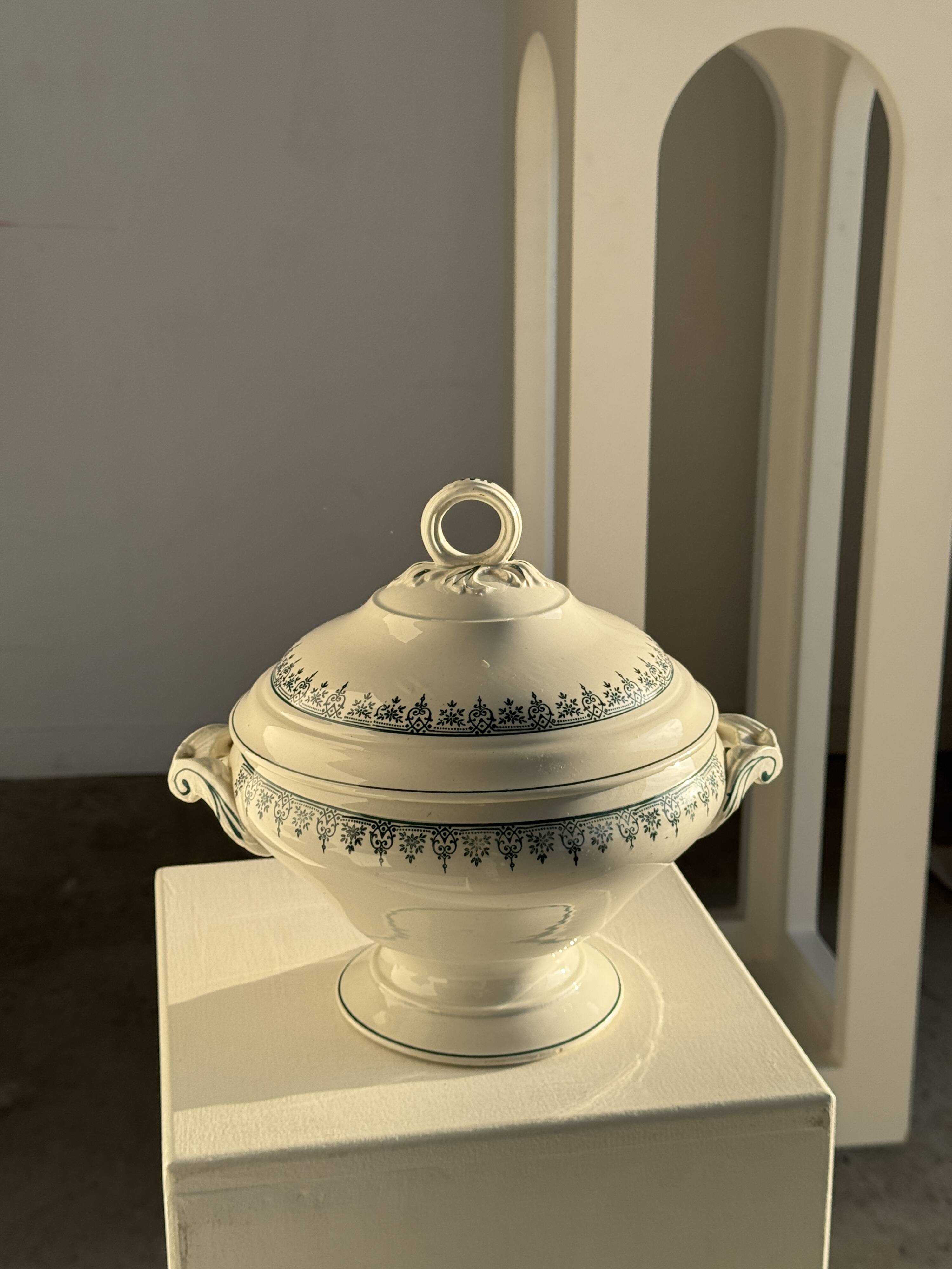 Covered soup tureen or vegetable dish in Saint Amand earthenware H29 D28