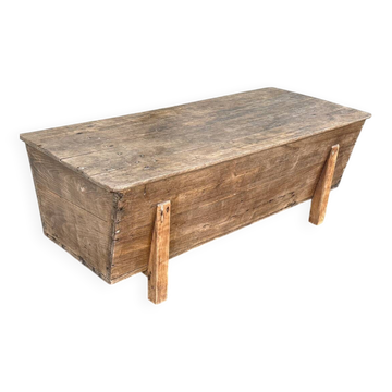 Coffre vintage en bois brut