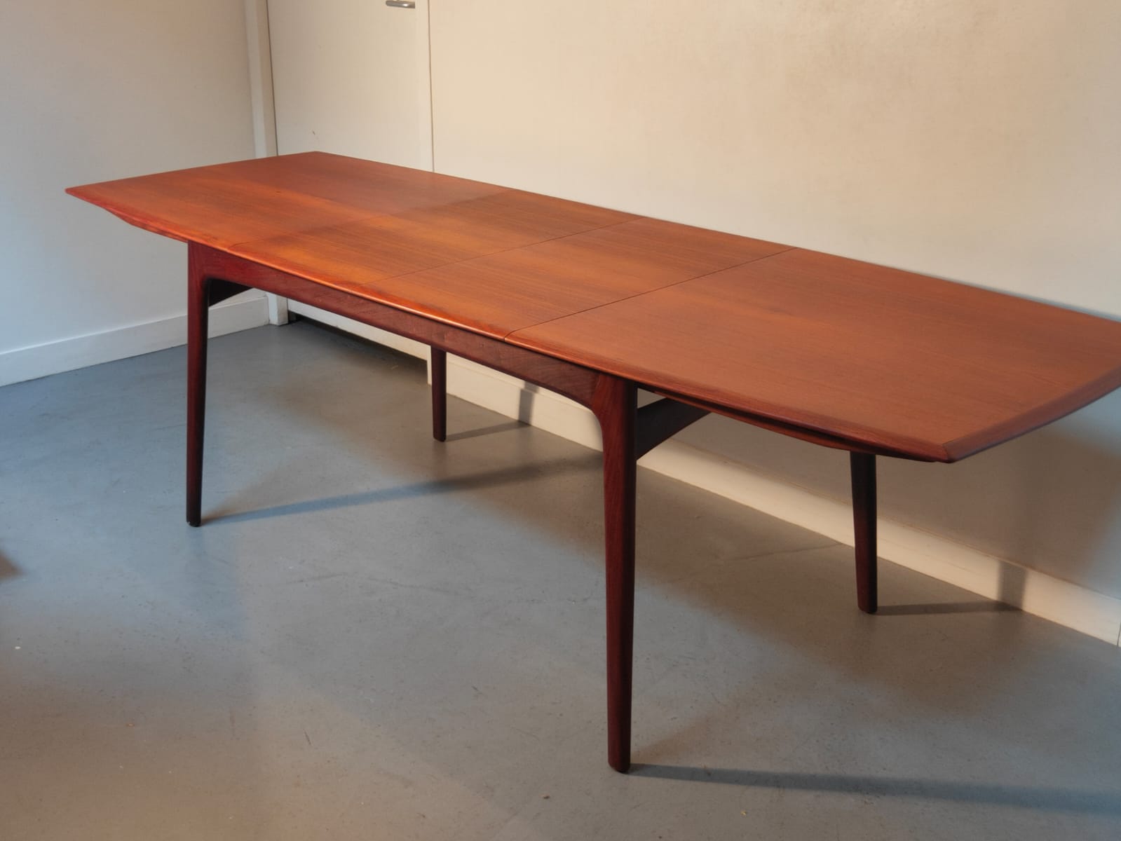 Scandinavian dining table with extension cords by Arn Hovmand-Olsen for Mogens Kold Mobelfabrick