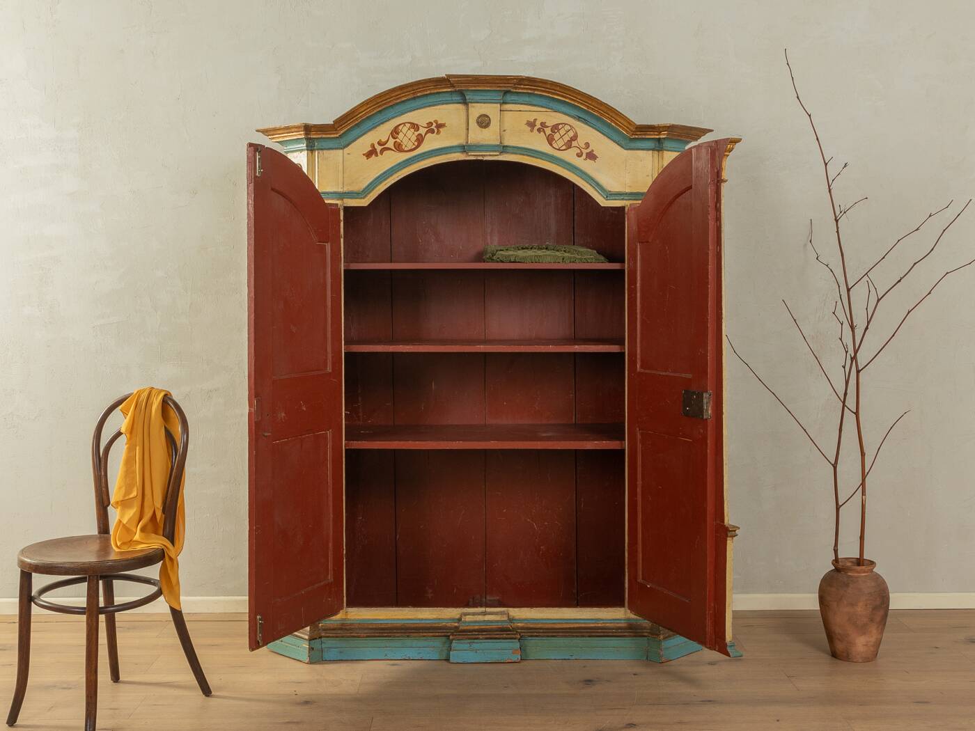 Armoire ancienne / 18e siècle