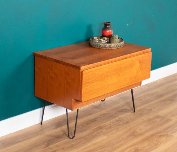 Table de lampe d'appoint console Tapley rétro en teck des années 1960 avec tiroir