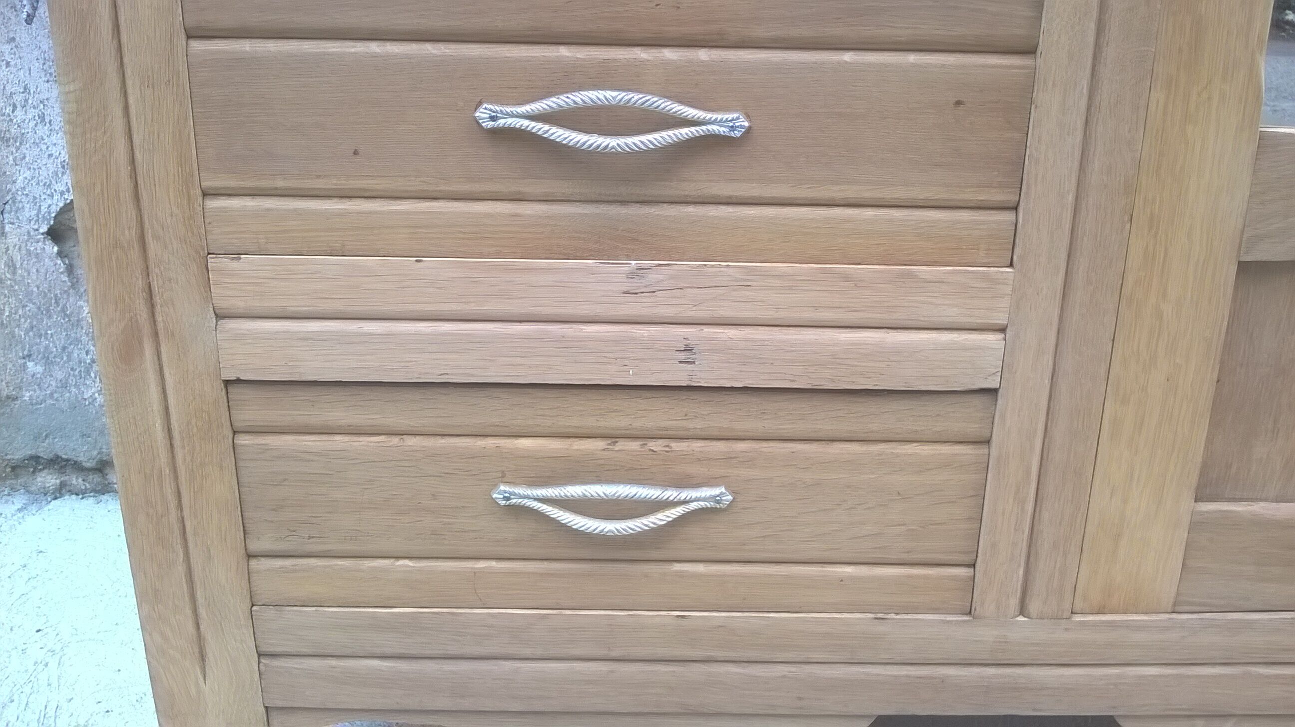 Parisian hotel wardrobe year 50