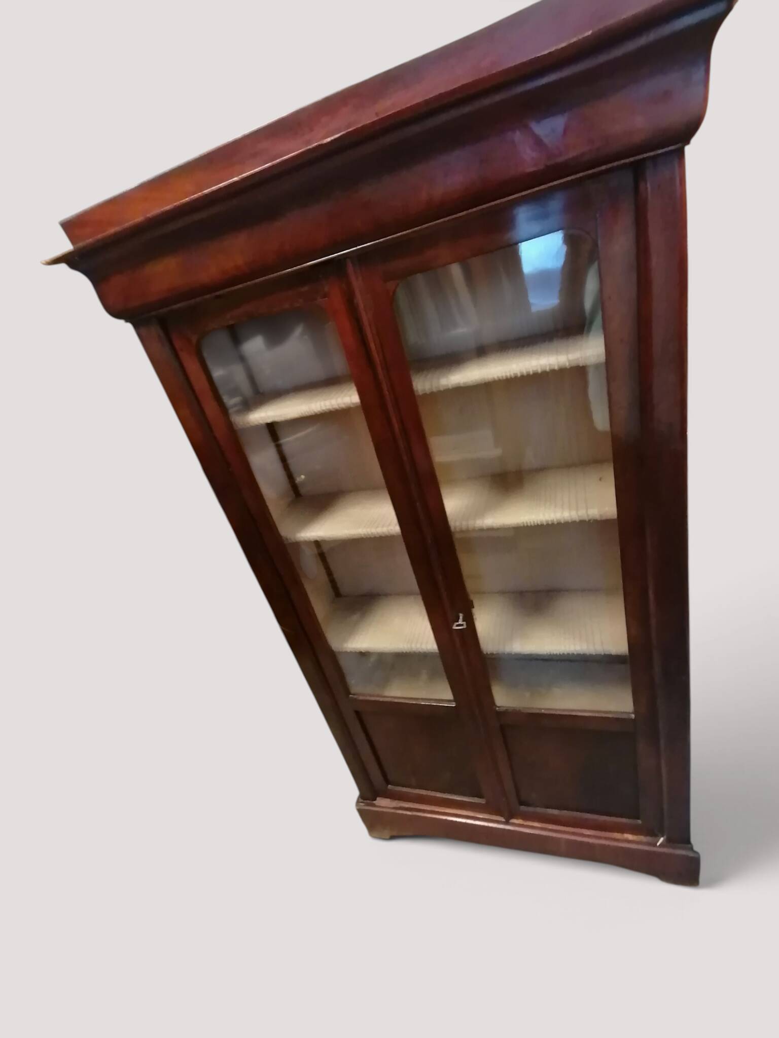Antique mahogany veneer display cabinet from the 19th century - Louis Philippe style