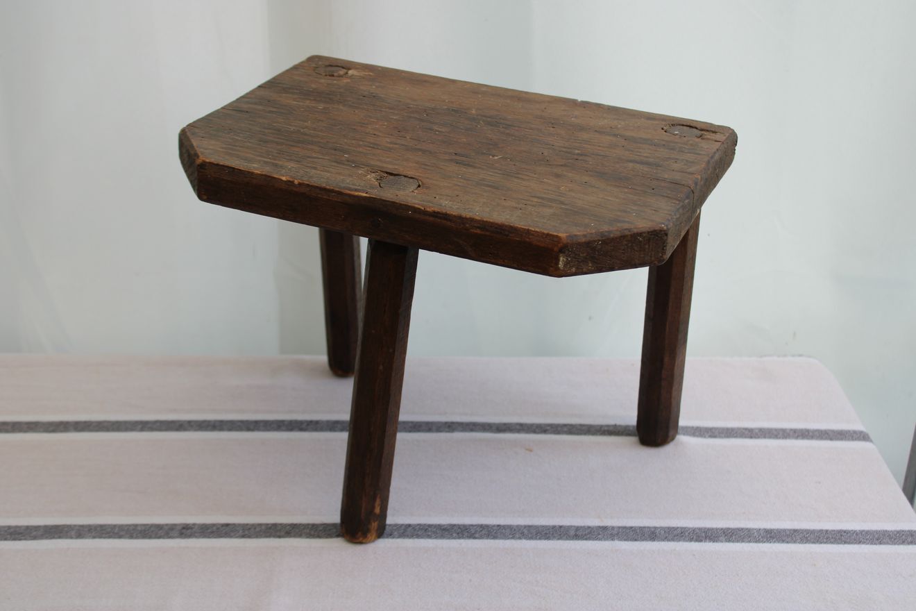 Tripod stool