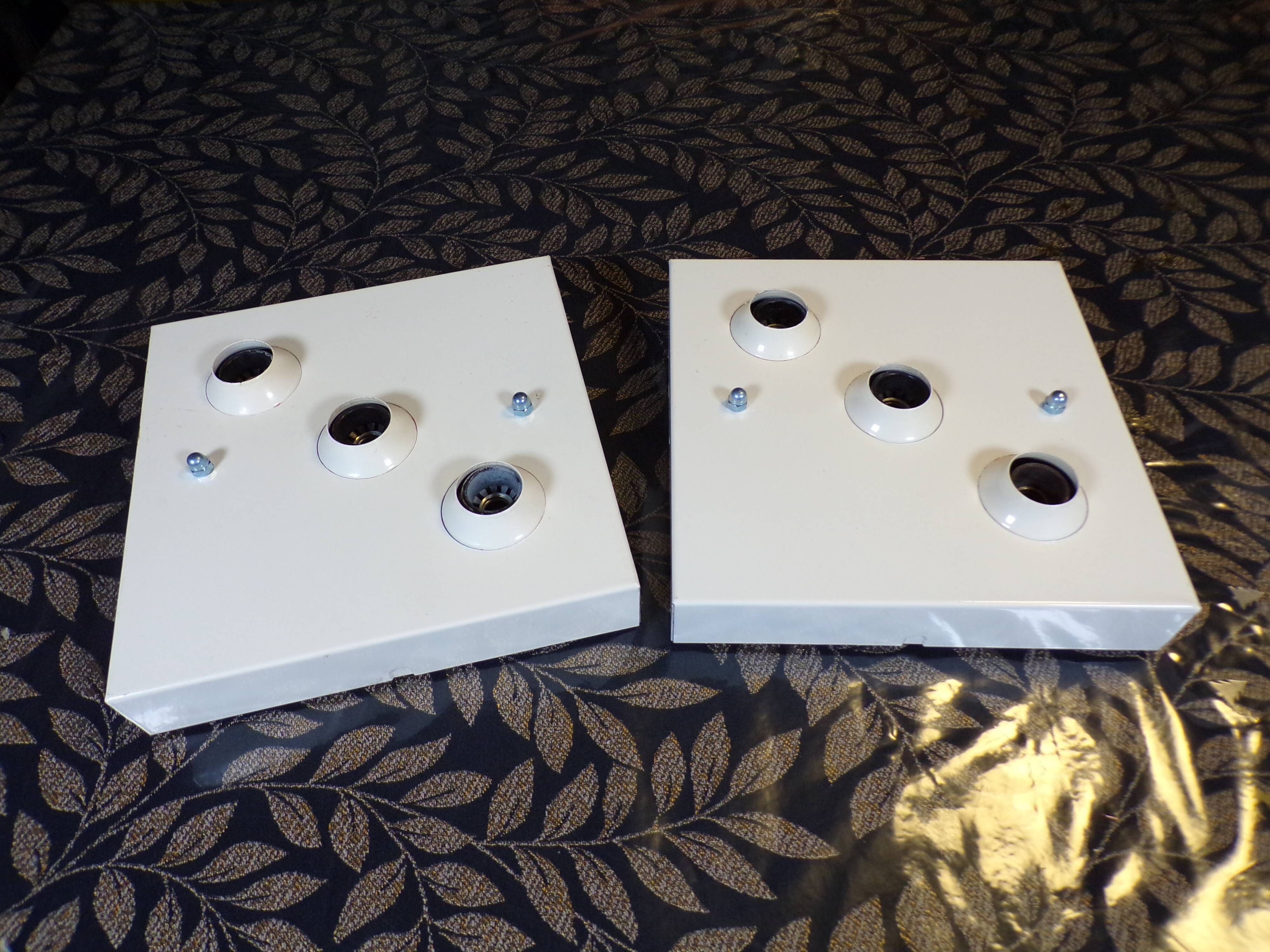 Pair of Garbo Q wall lights by Maryio Yagi for Syrrah