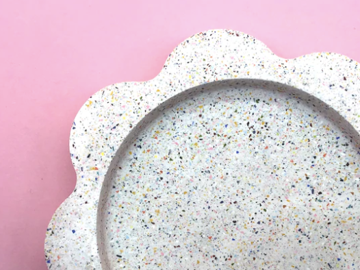 Flower confetti tray