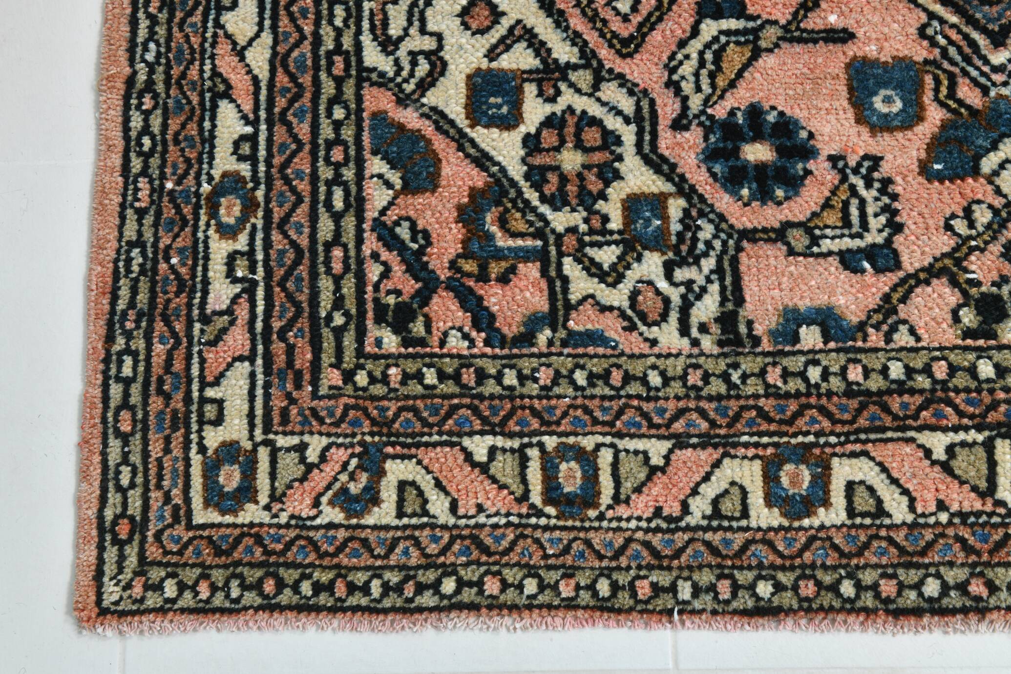 5x7 Peach Navy Blue Persian Area Rug, 142x209Cm