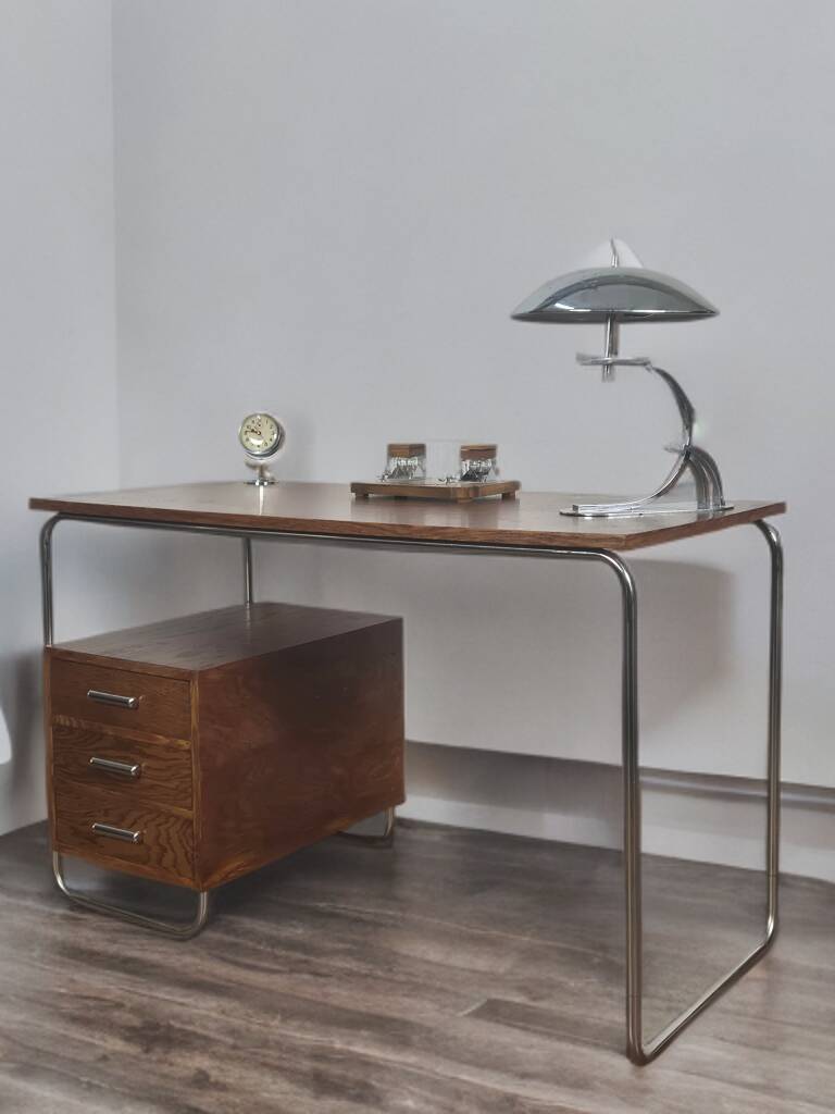 Bureau en noyer style Bauhaus Tchèque 1930s
