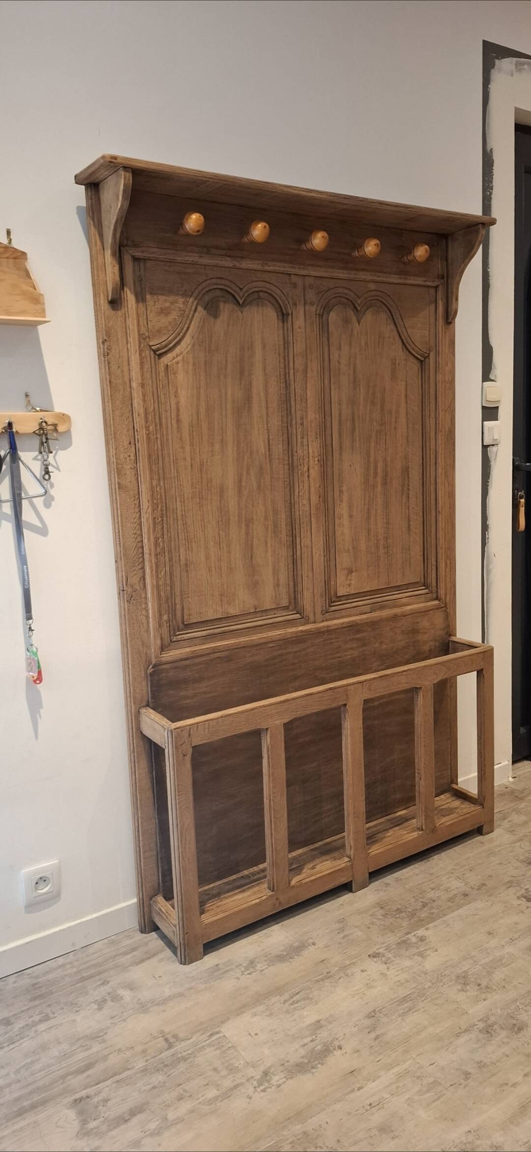 Portemanteau et parapluie ancien, rénové