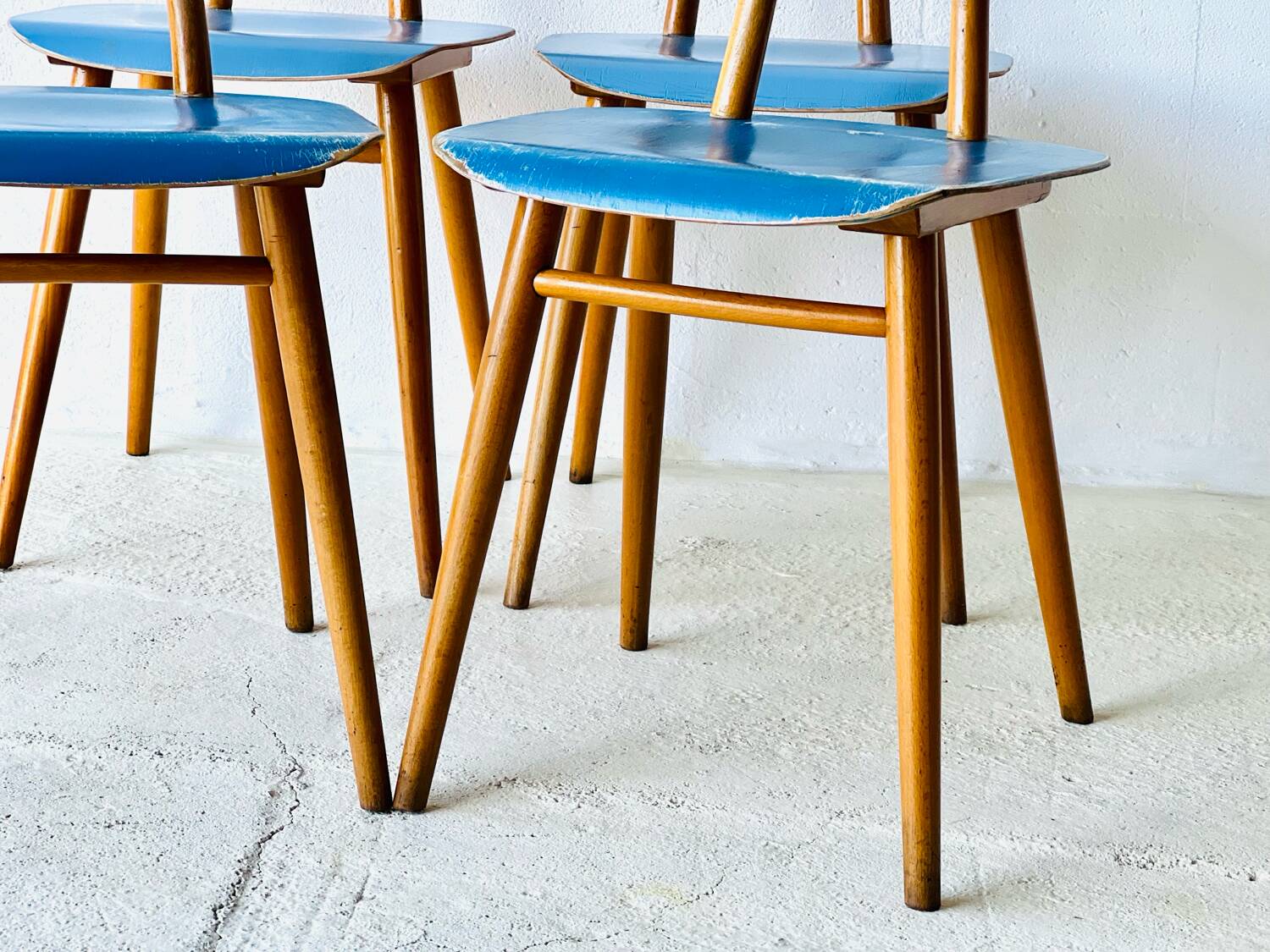 Chaises de salle à manger par TON