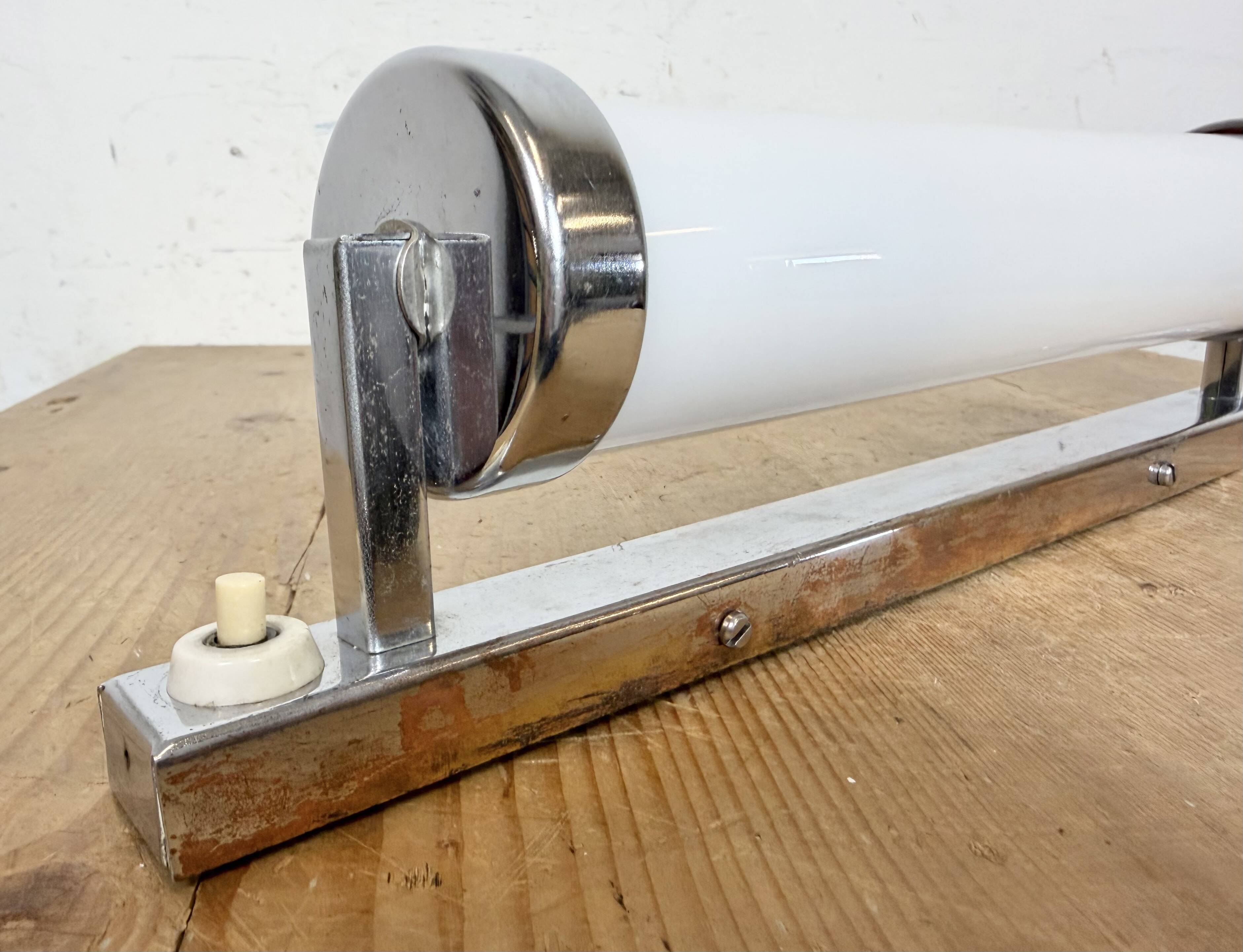 Applique murale Art Déco vintage en verre opale, années 1930