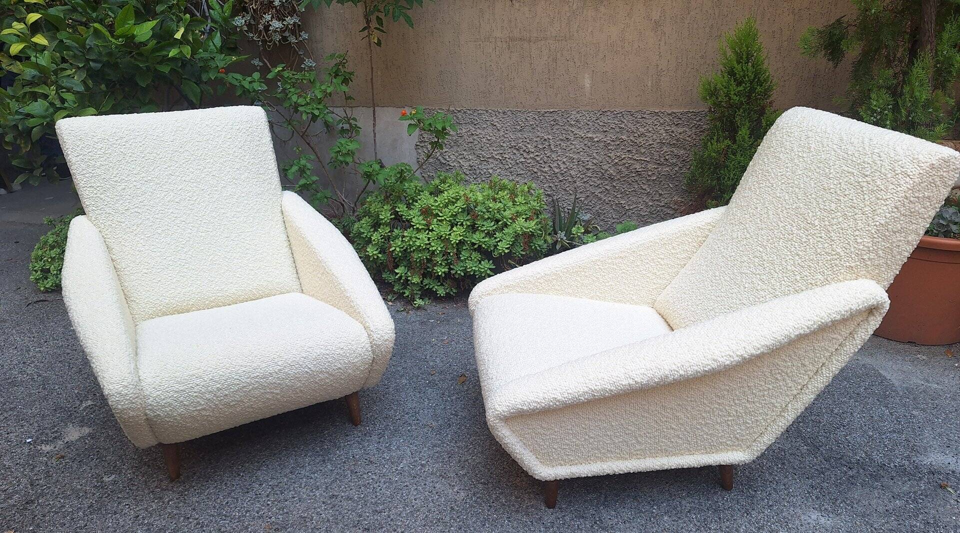 Distex Model Armchairs in White Boucle by Gio Ponti for Manifattura Artigianale Italiana, 1990s, Set of 2
