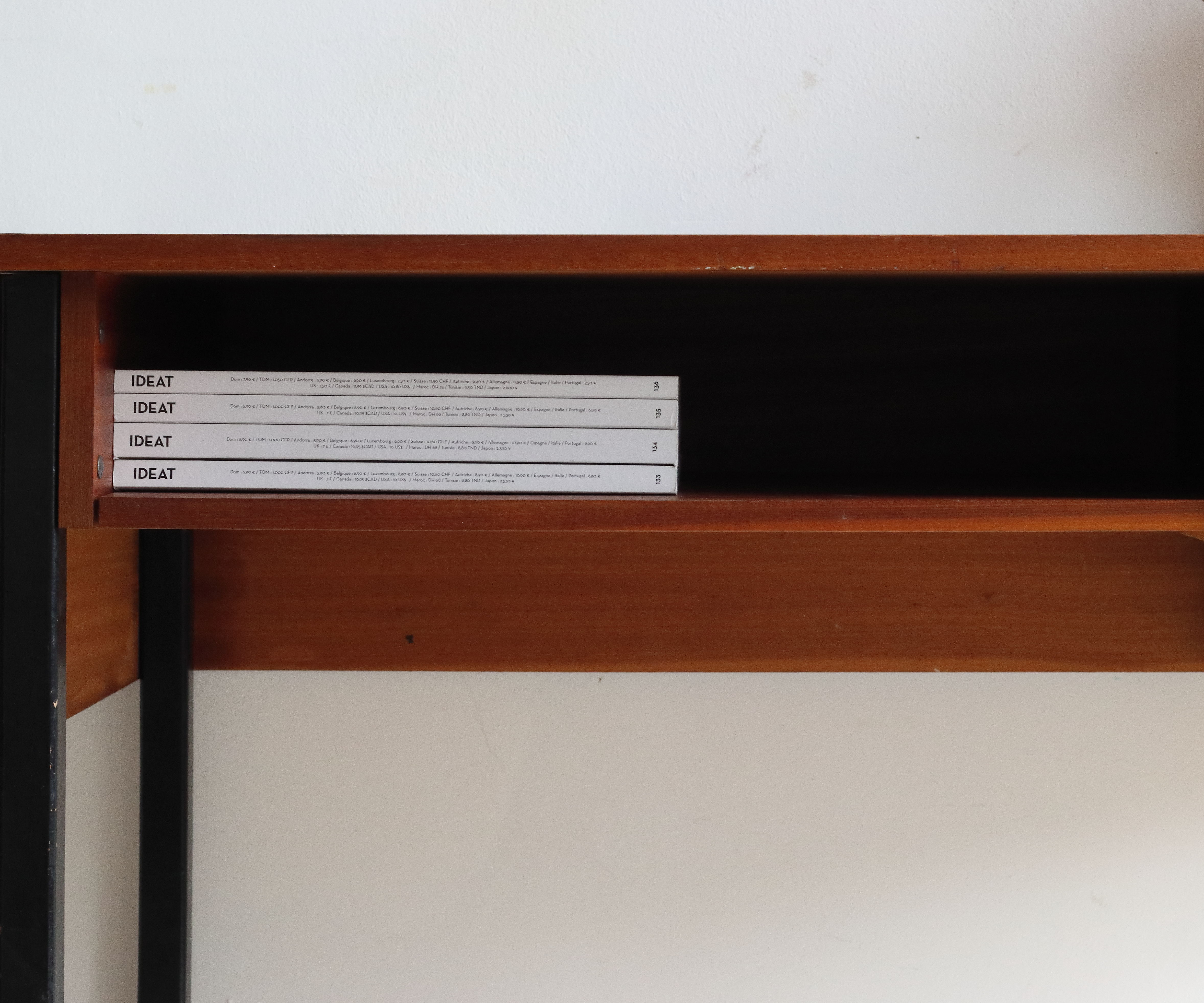 60s modernist style desk in black and mahogany laqué wood