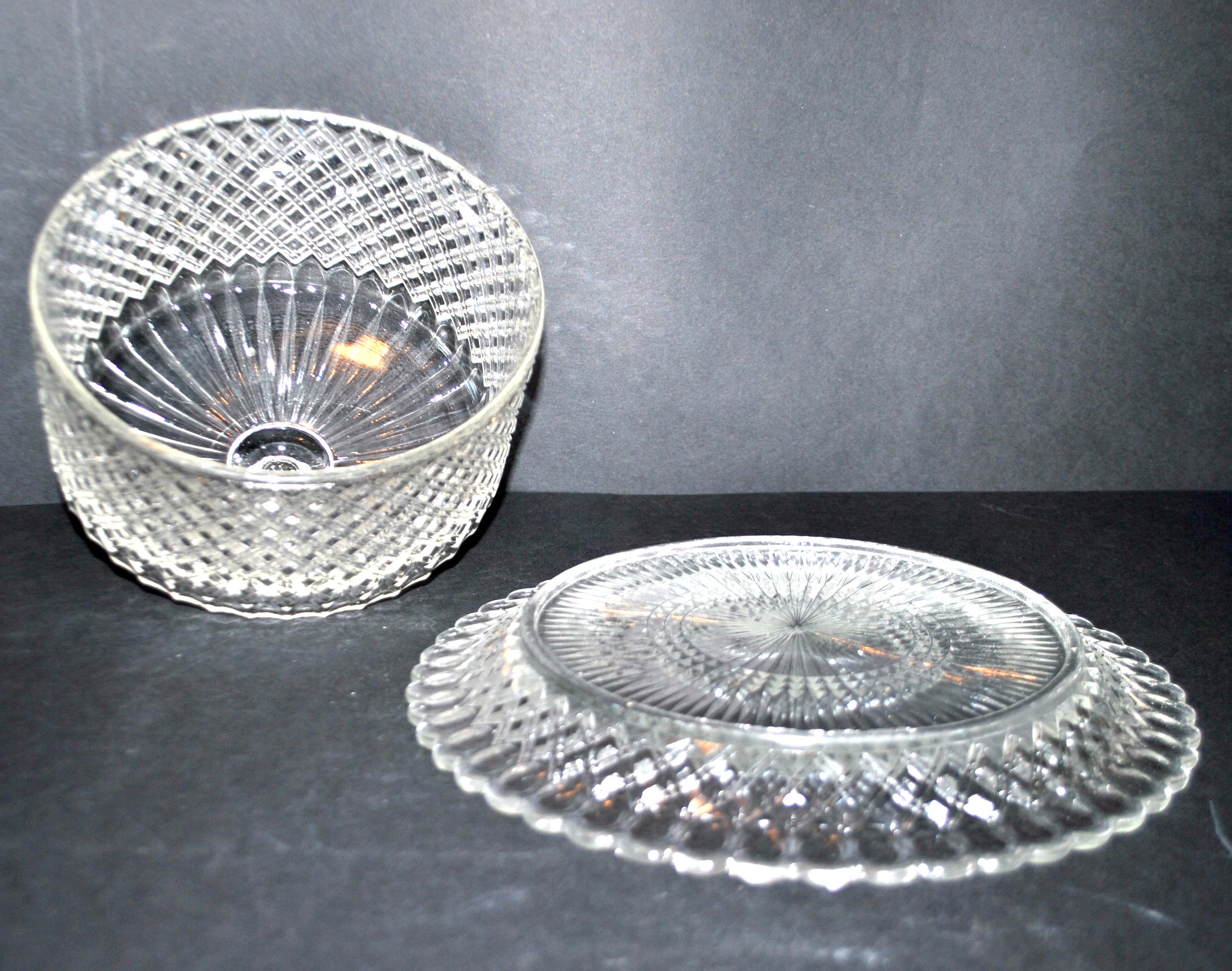 Vintage cheese bell in pressed glass molded DIAMOND 16cm