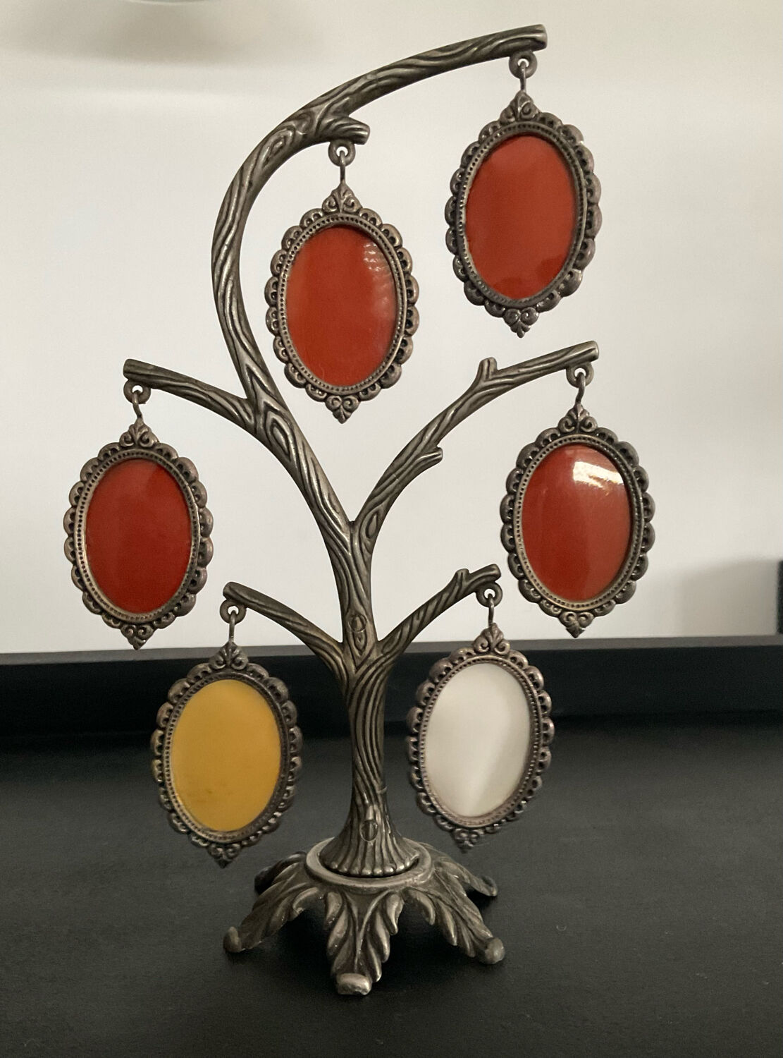 Vintage photo holder silver metal medallions