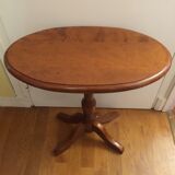 Oval pedestal table