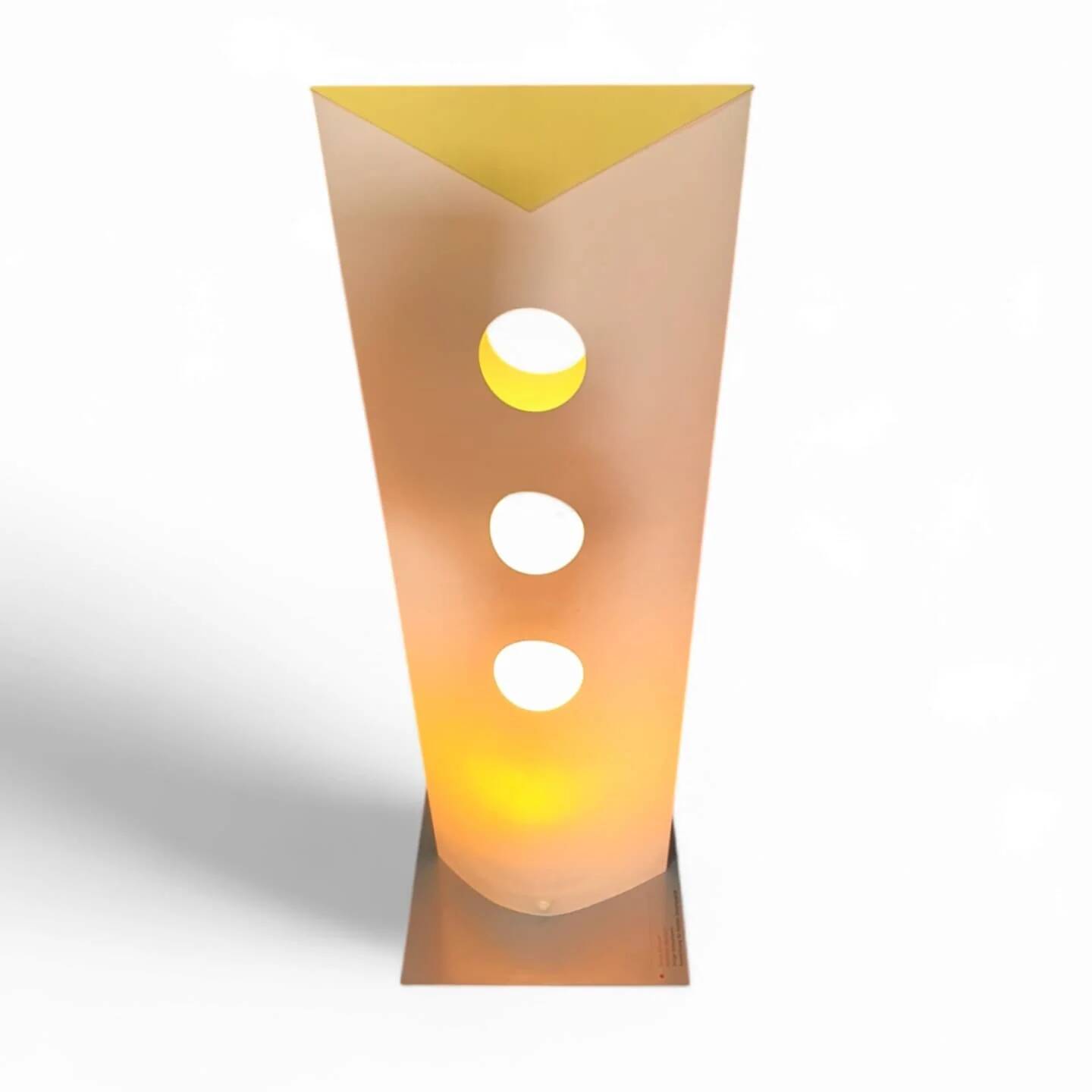 4 x Danish Bala Bonbori table lamp / Design Zentrum Nordrhein Westfalen / Incredible rare. Paper lampshade. 52 cm x 18 cm