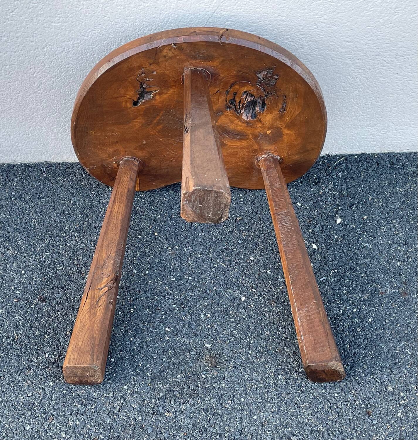 French brutalist tripod