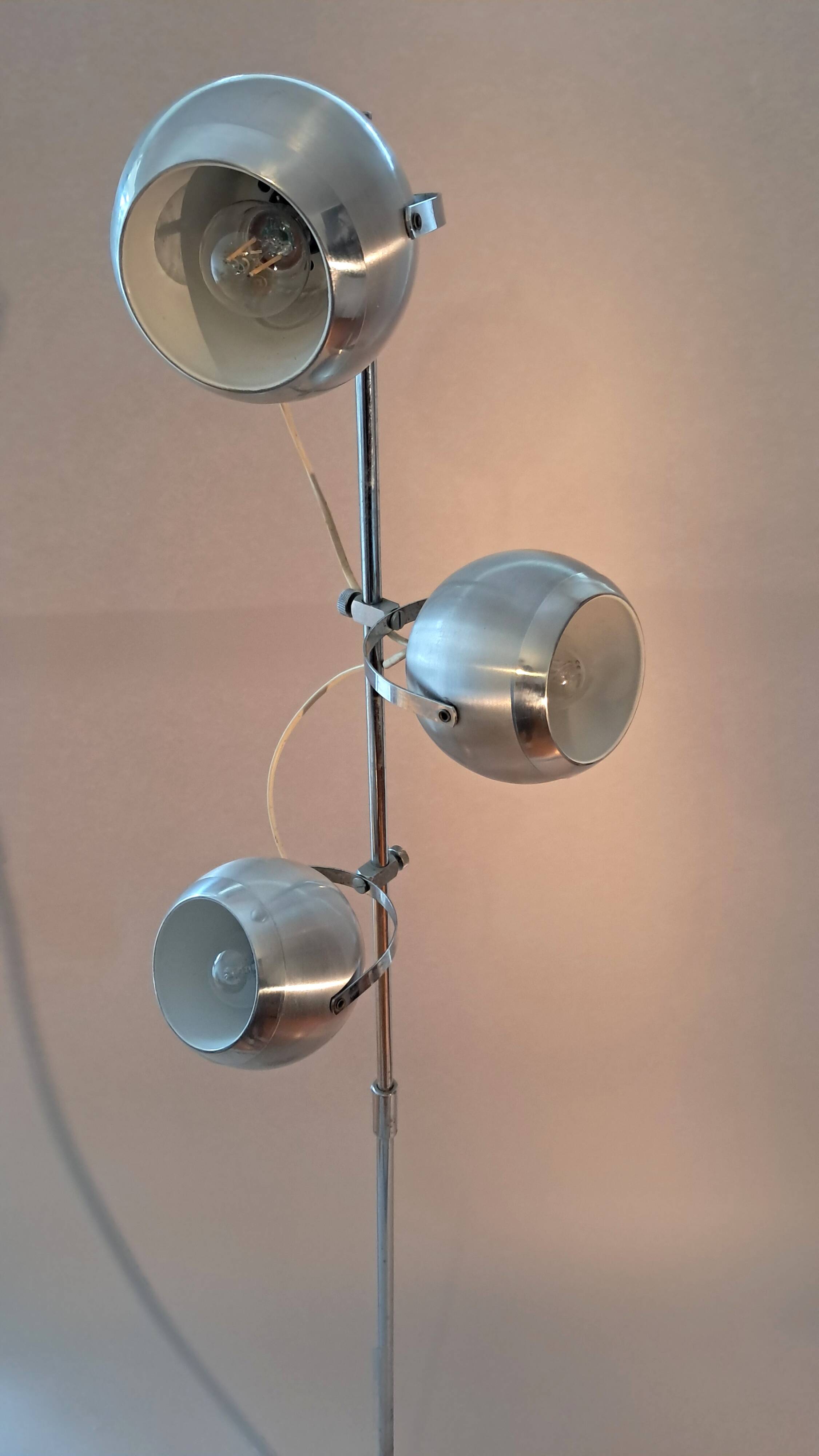 Vintage 1960s "Eyeball" 3-light floor lamp.