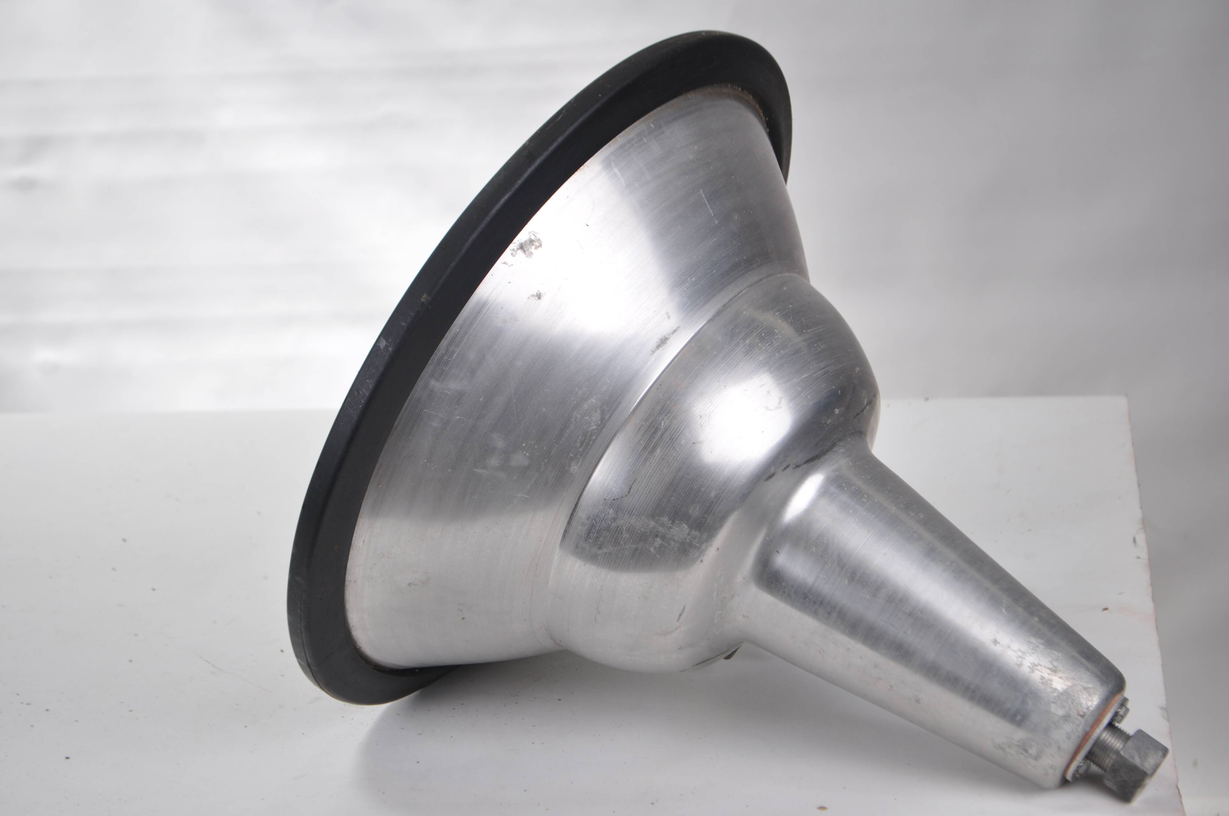 Industrial pendant light