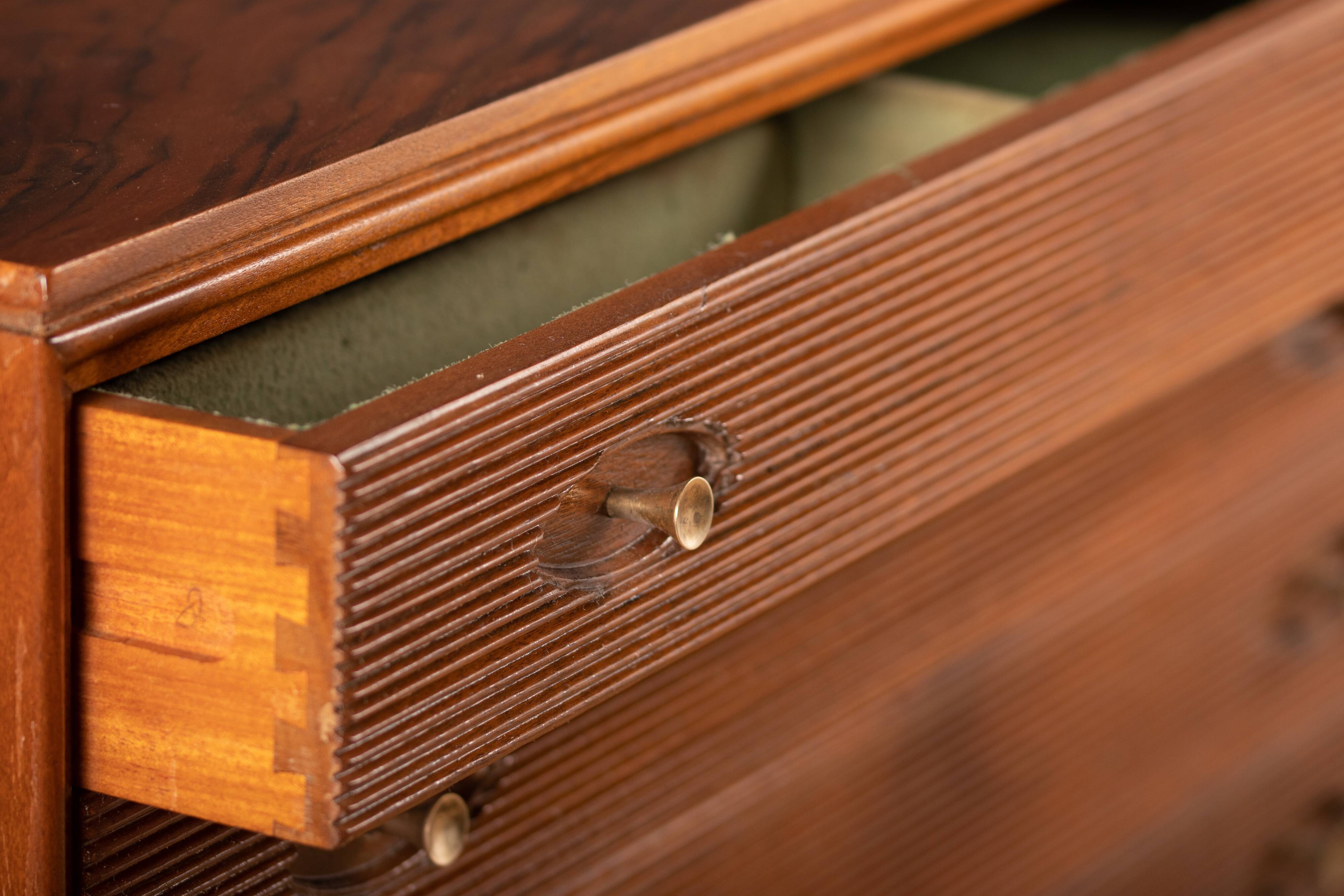 Enfilade ar Robert Heritage