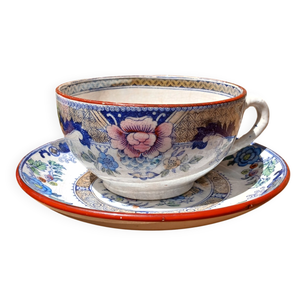 Tasse ancienne en terre de fer