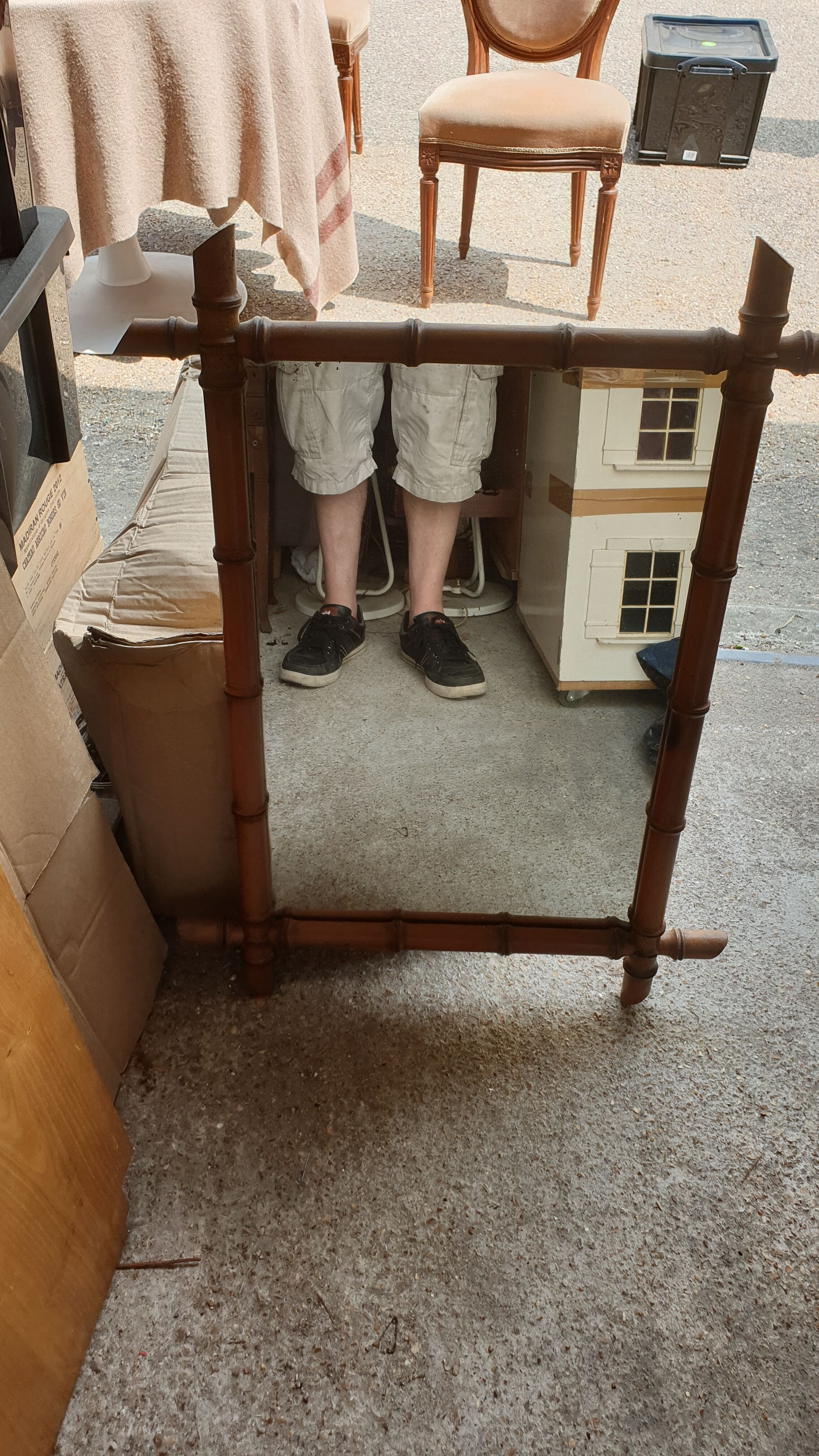 Bamboo barber mirror