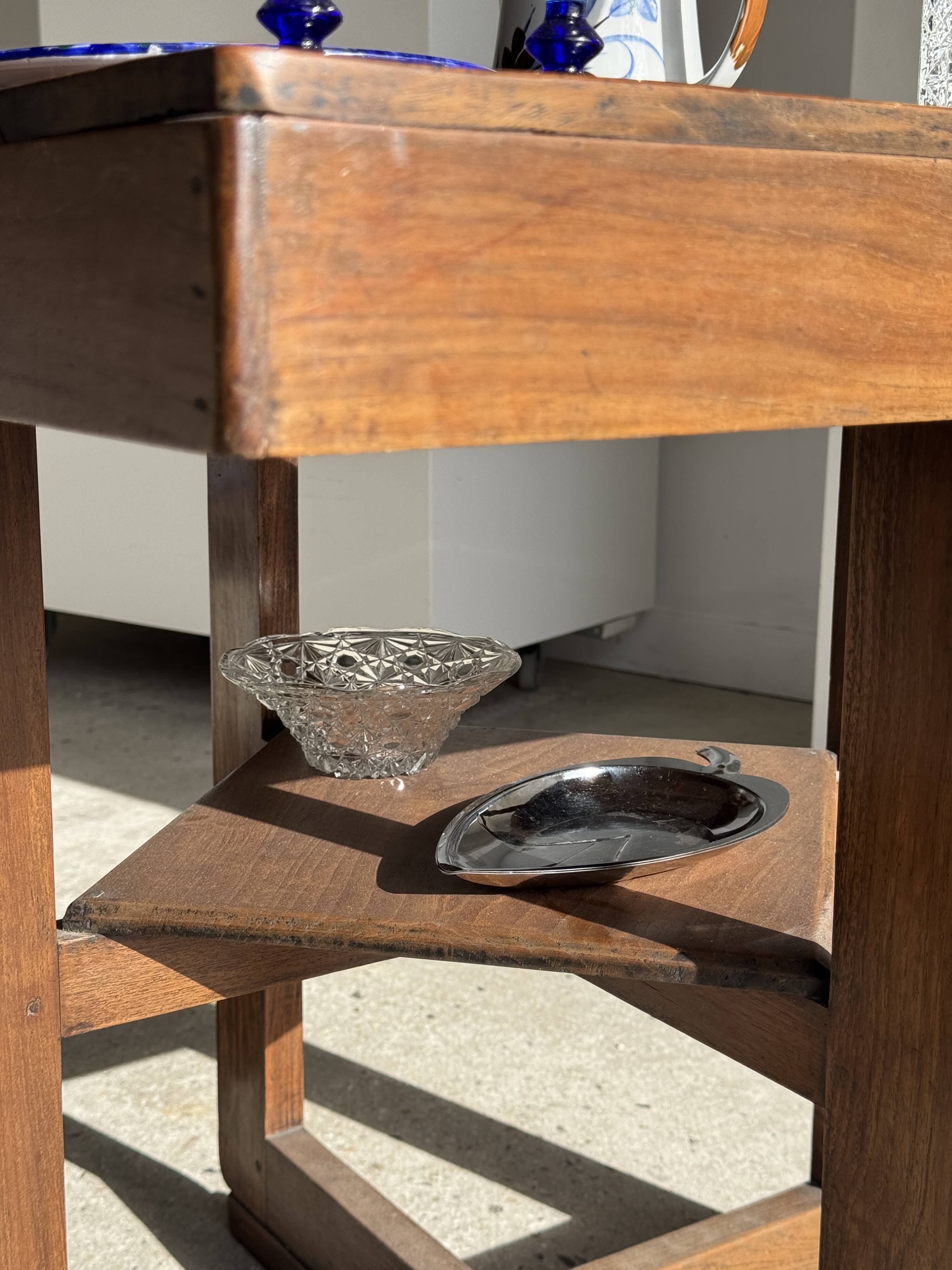 Small glass dish with vintage diamond points, a sparkle.